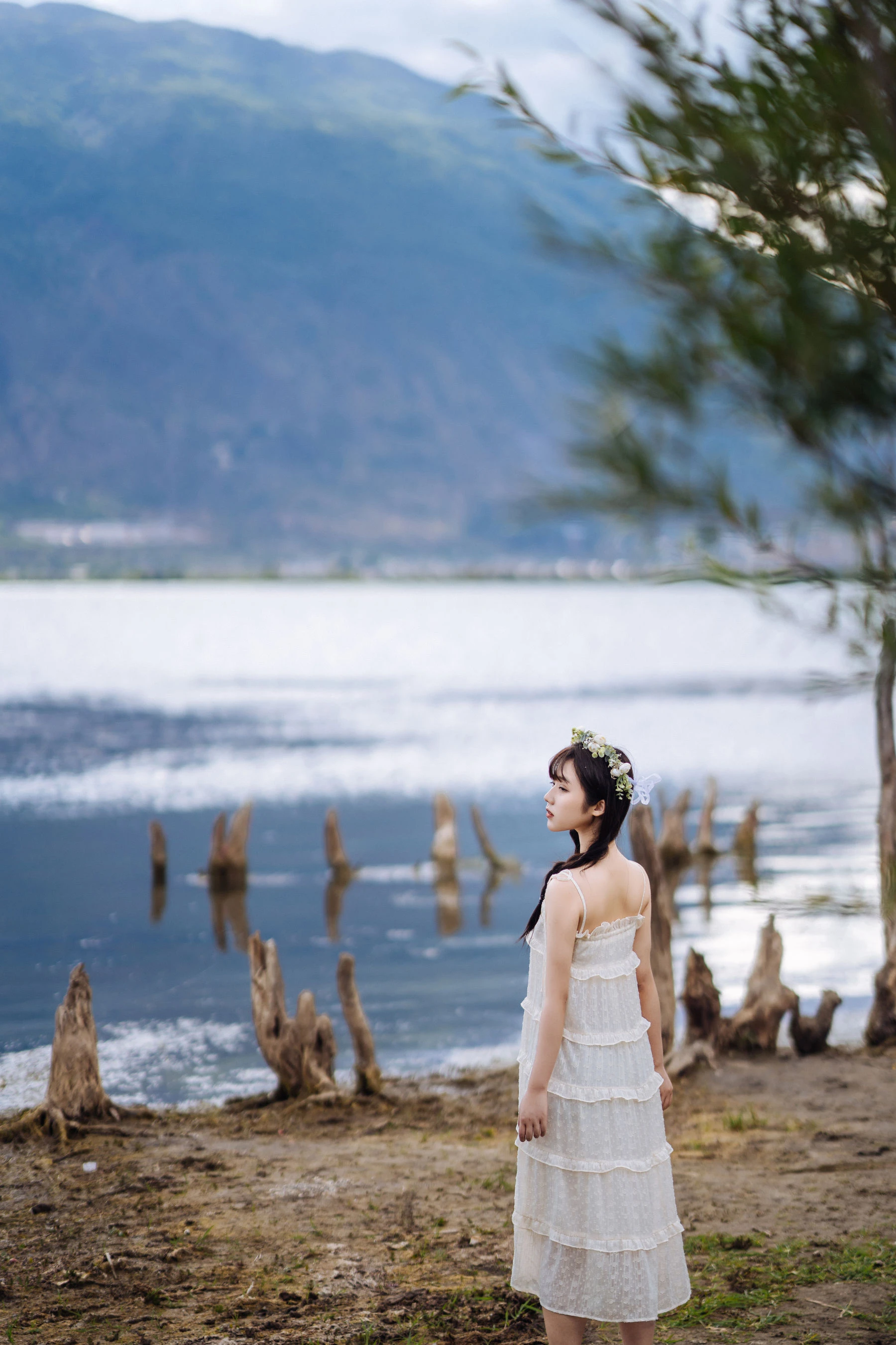 微博福利姬镜酱 – 静夏之花环女孩插图3
