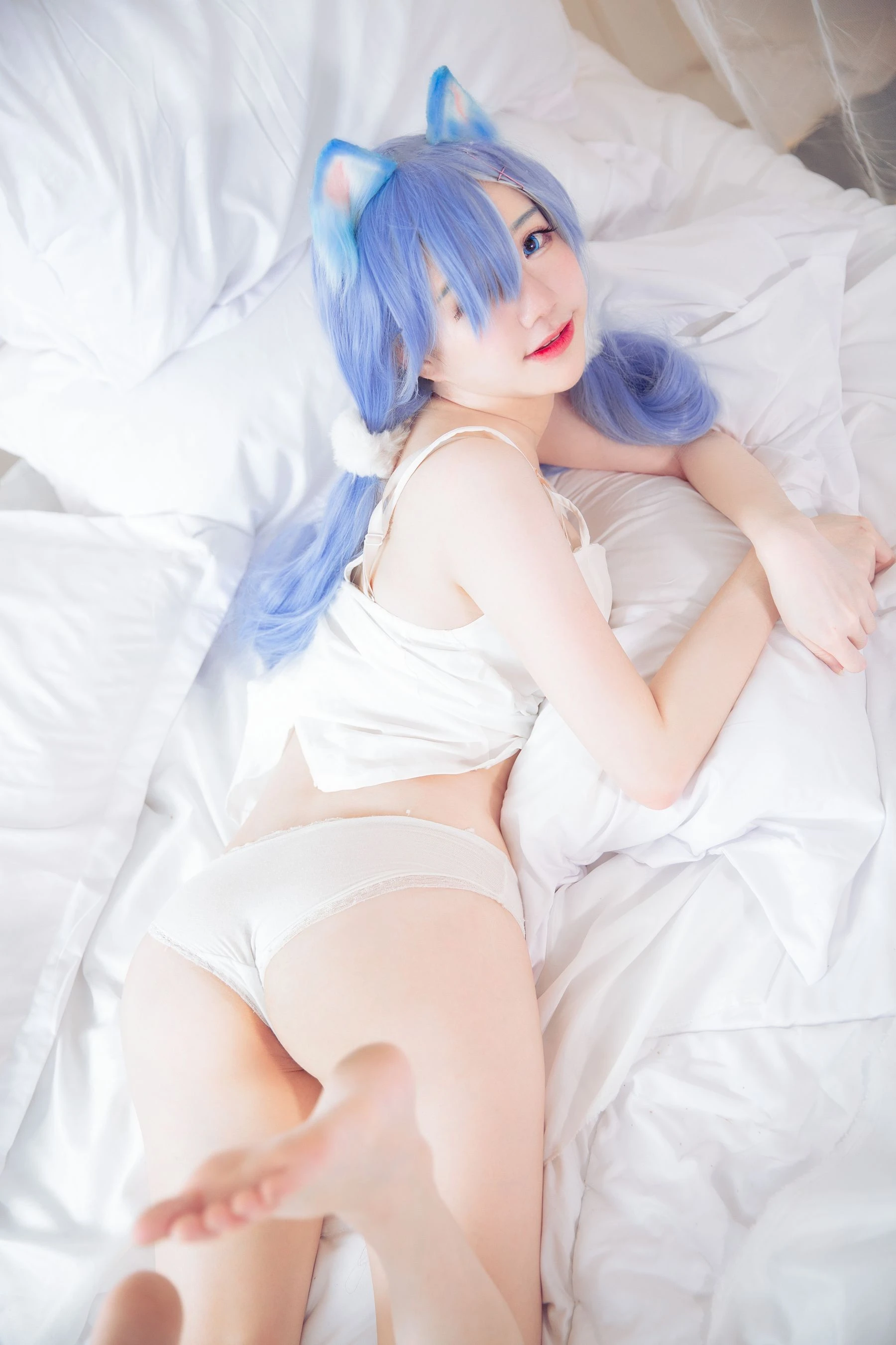 Sally Dorasnow – Rem White Kitty插图6