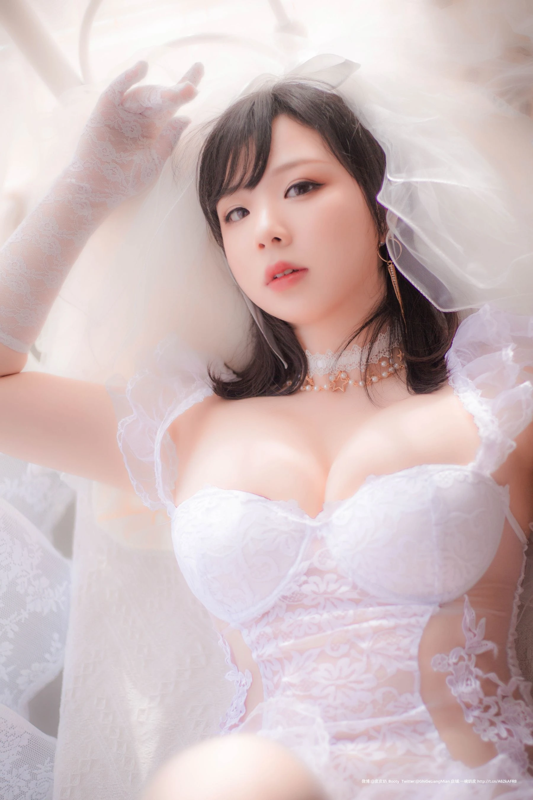皮皮奶可可爱了啦 – 朦胧婚纱插图1