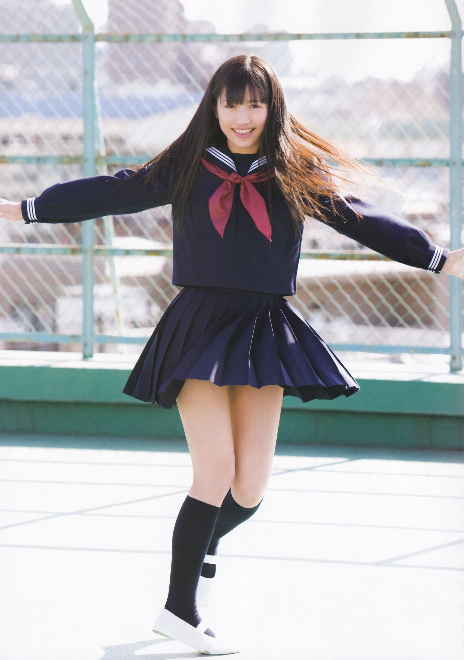 渡邊麻友『1st写真集 まゆゆ』 渡边达生插图4