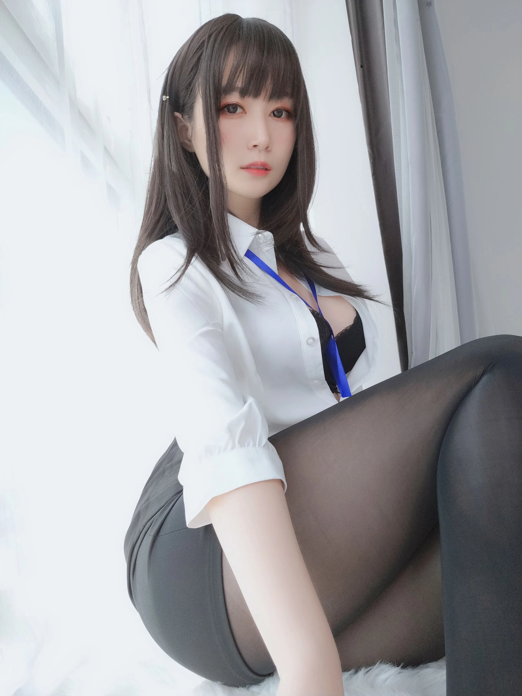 Coser小姐姐白银 – 制服插图3