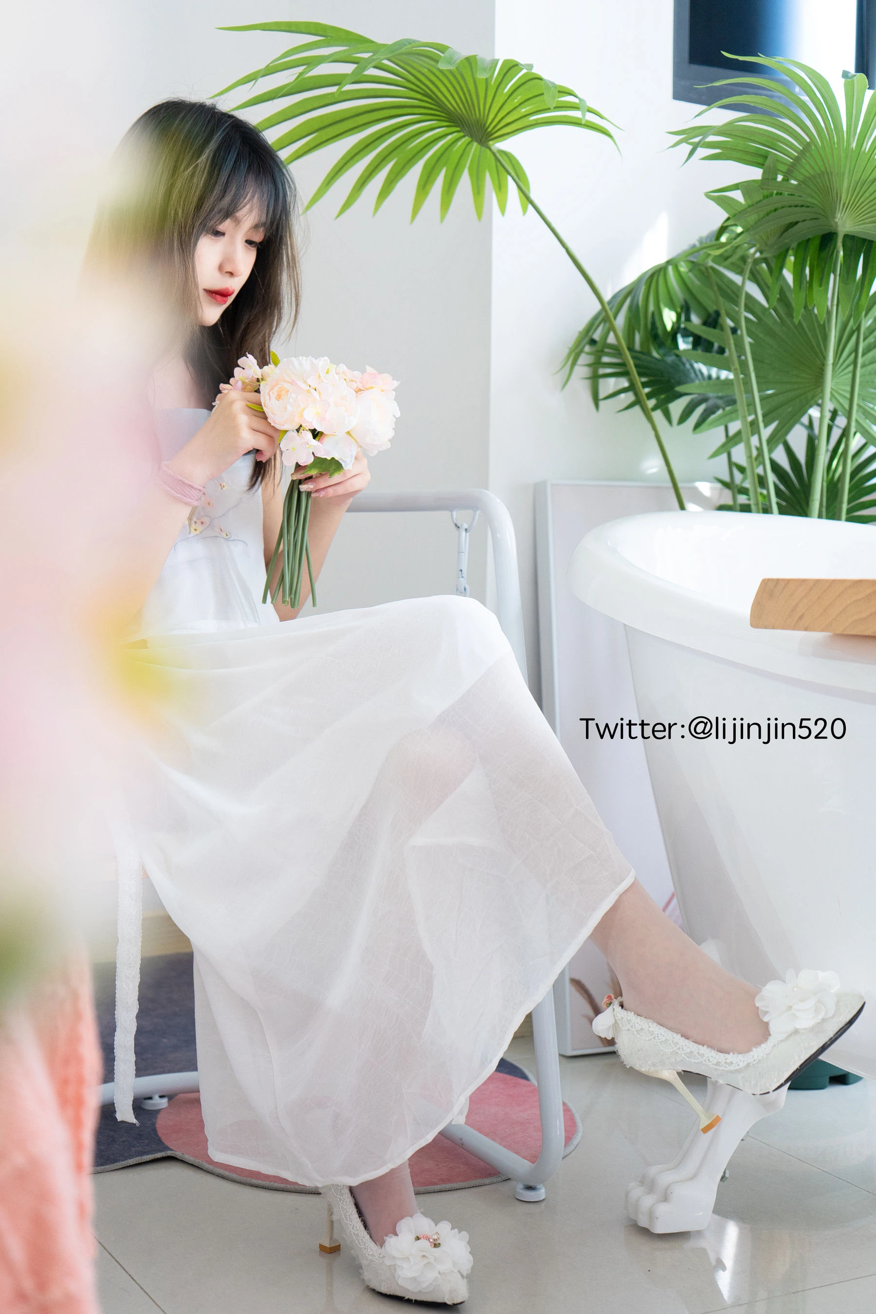 梨瑾瑾 – 室内吊带裙 [20P]插图1