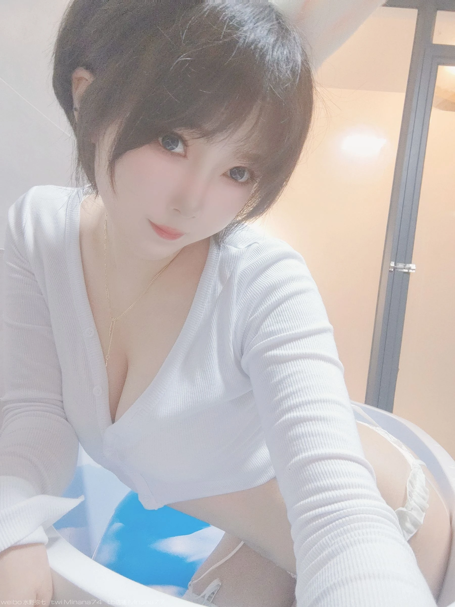 动漫博主名濑弥七 – 白兔兔 [34P]插图2