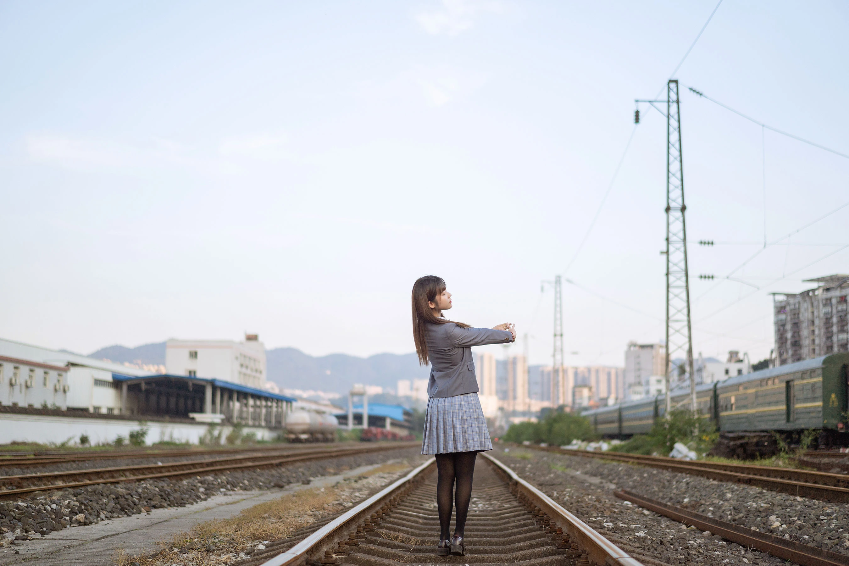 微博福利姬镜酱 私奔之制服插图6