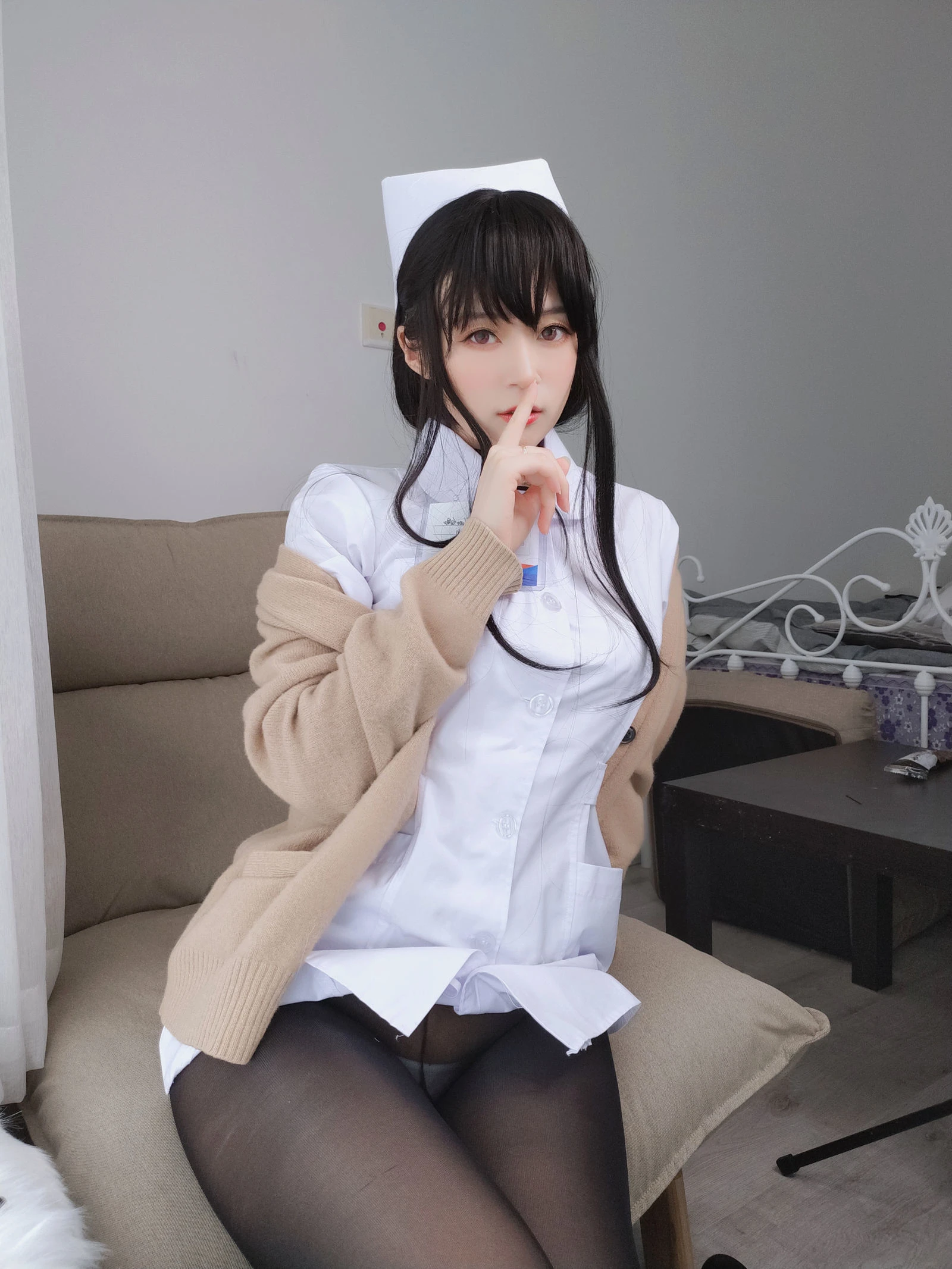 白银 – 长发小护士插图8