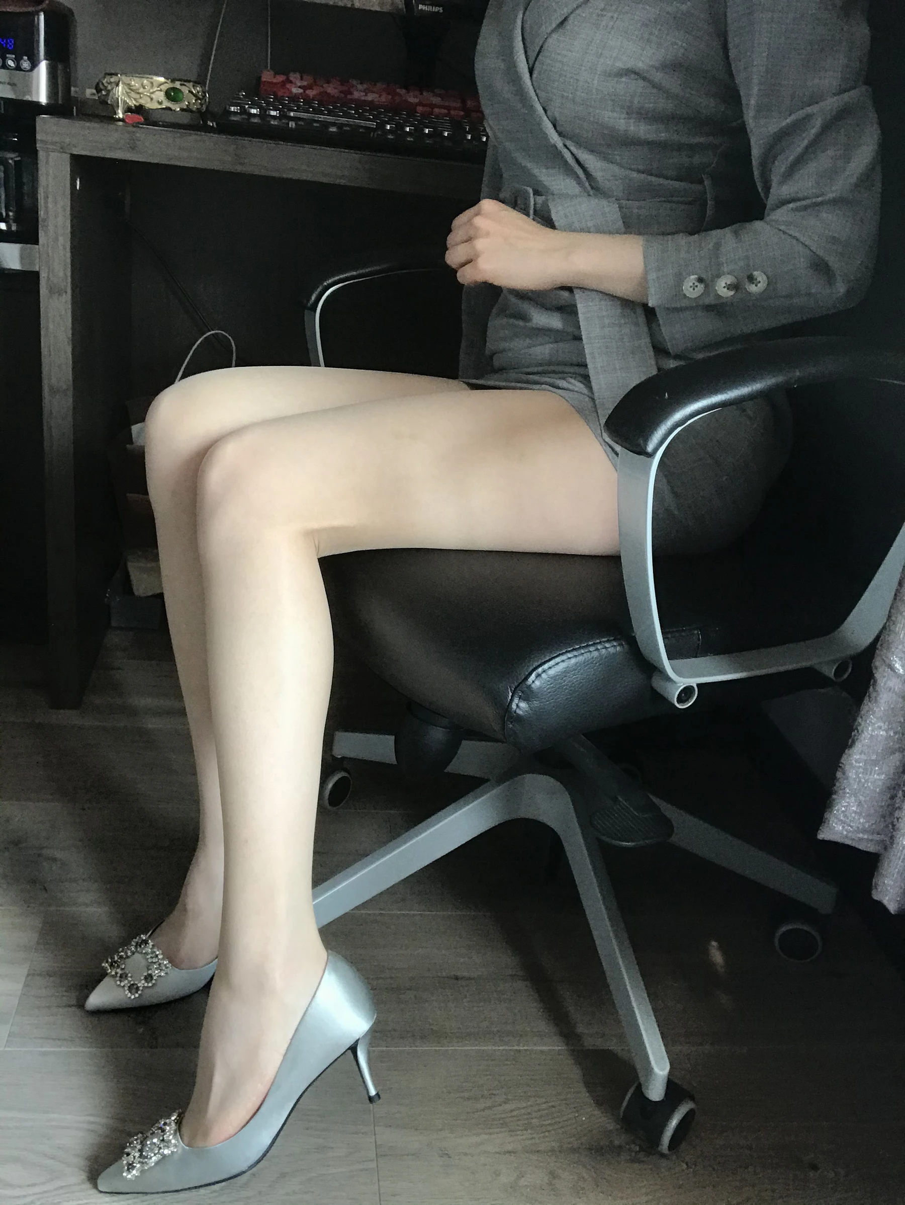 丝足博主麋鹿_Monroe 2020.04.15 御姐薄丝 [32P]高清在线免费欣赏–微密图社-微密图社