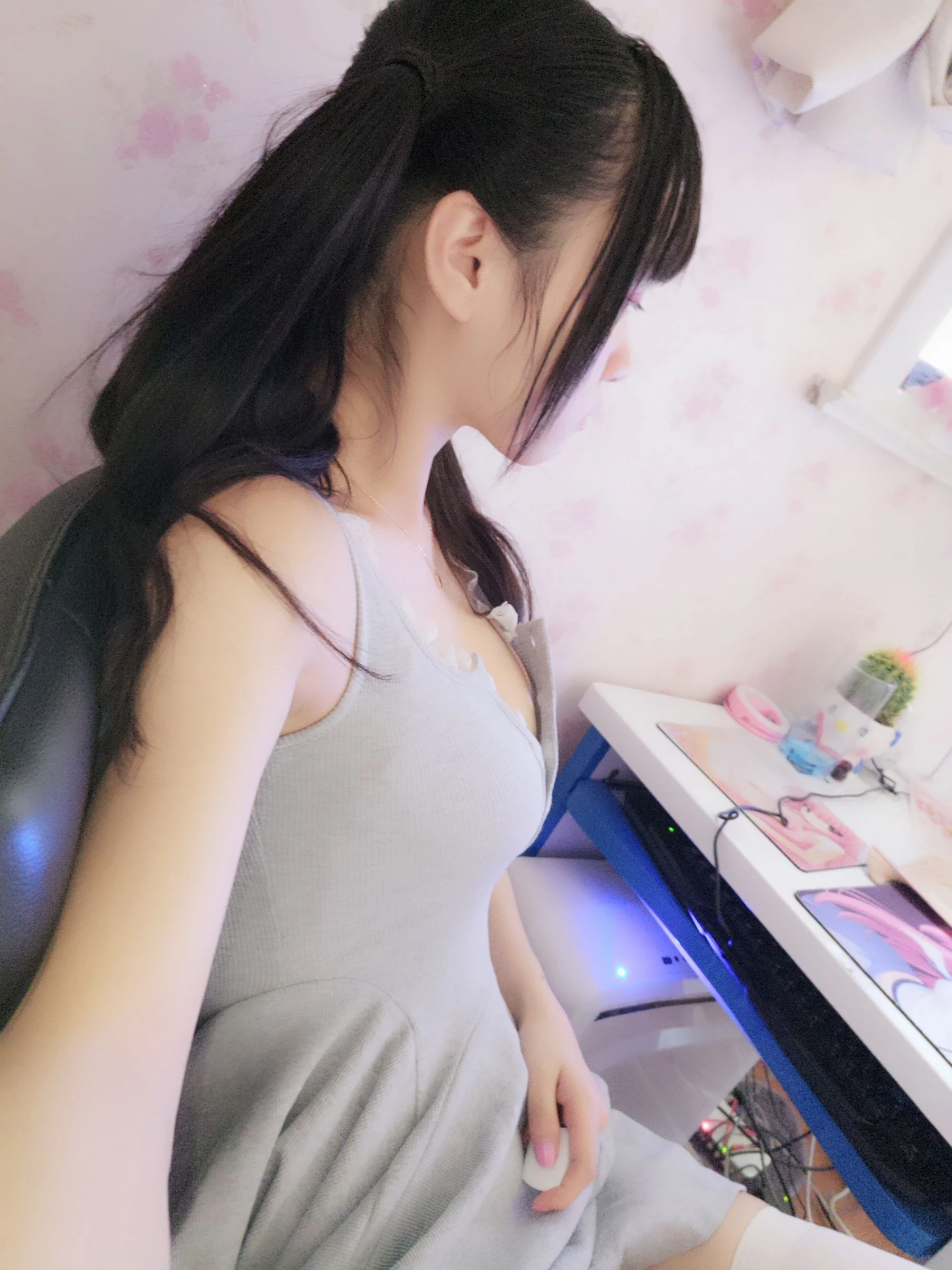 双马尾少女赛高酱作品 – 露脸灰色裙子高清在线免费欣赏–微密图社-微密图社
