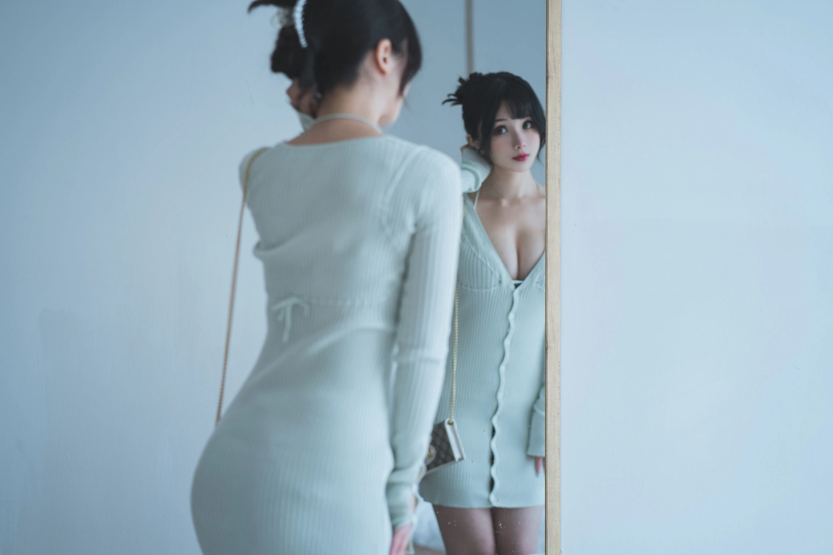 COS福利rioko凉凉子 – 人妻毛衣 [54P]插图2