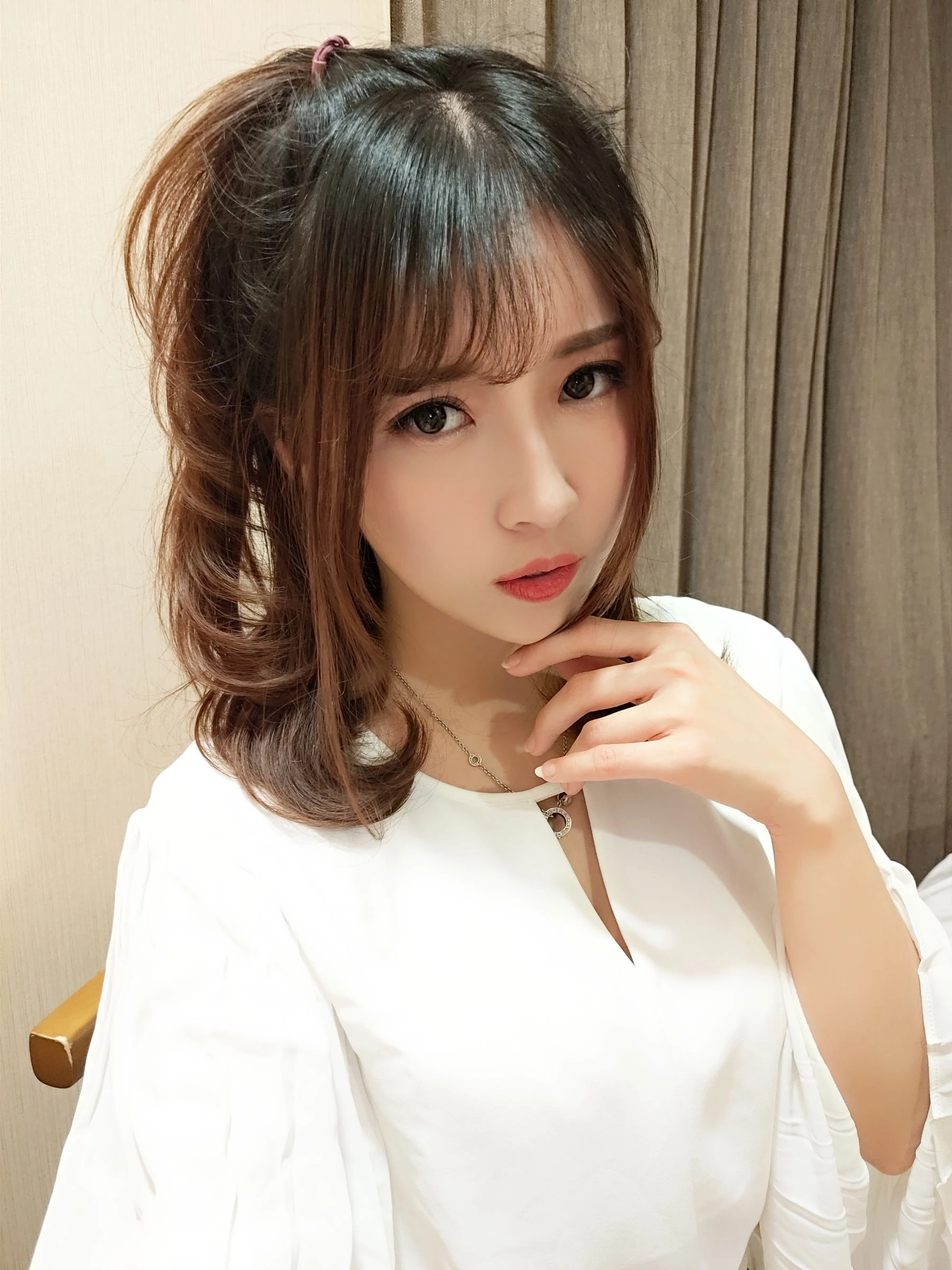 斗鱼主播小女巫露娜 – OL风肤色连裤袜插图3