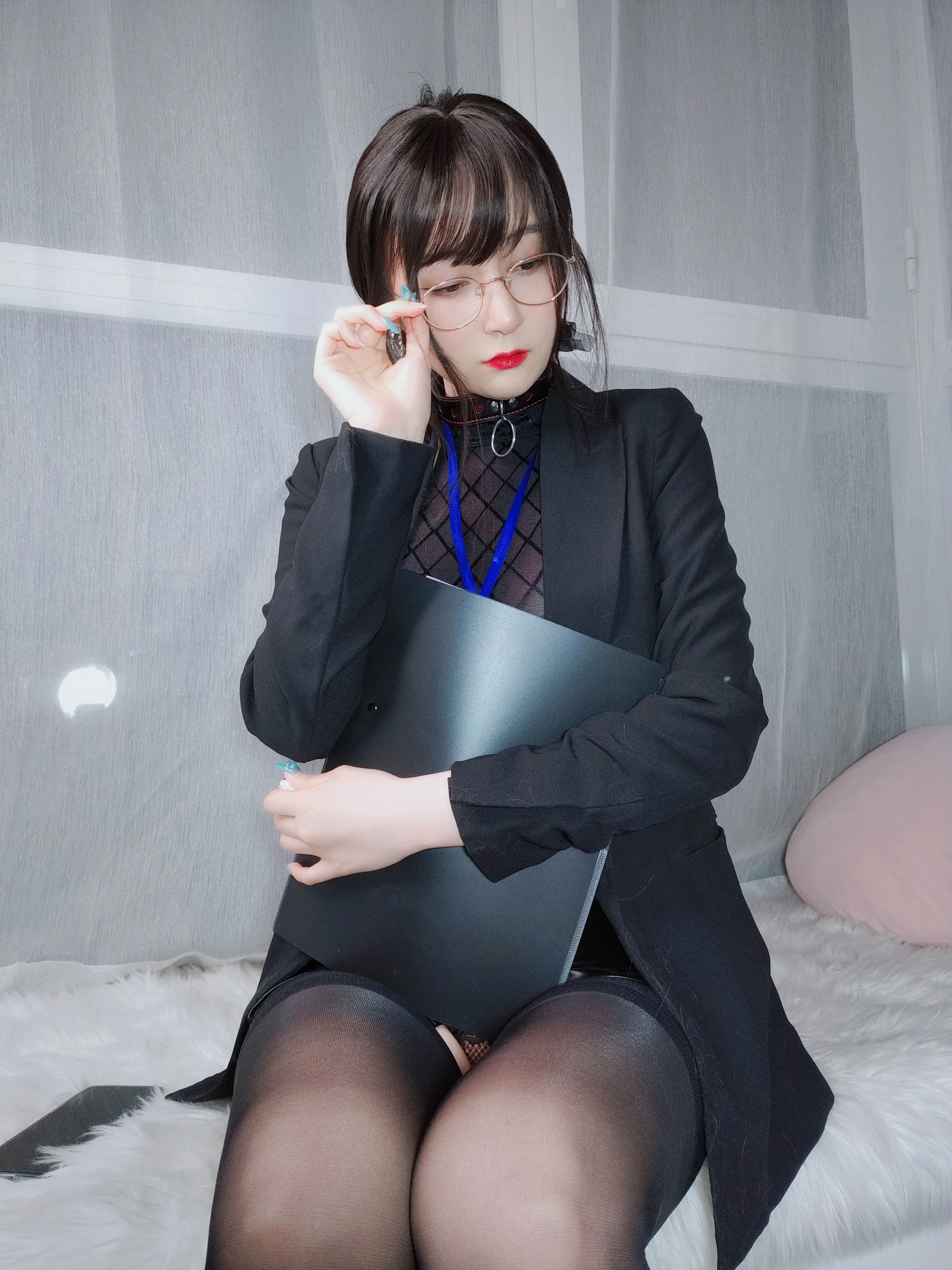 Coser小姐姐白银 – 黑丝情趣插图2