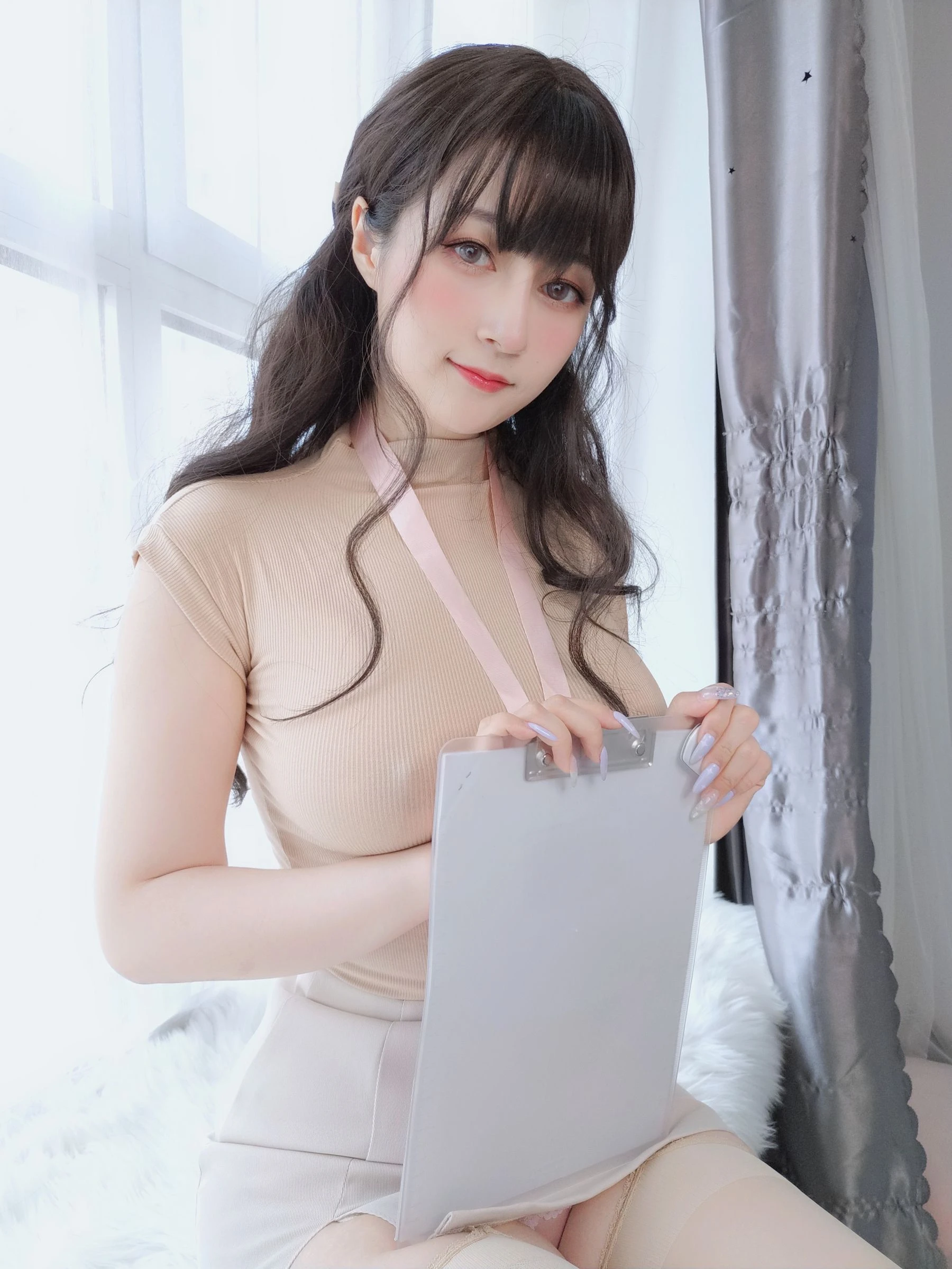 Coser小姐姐白银 – 仕事中の後輩插图1