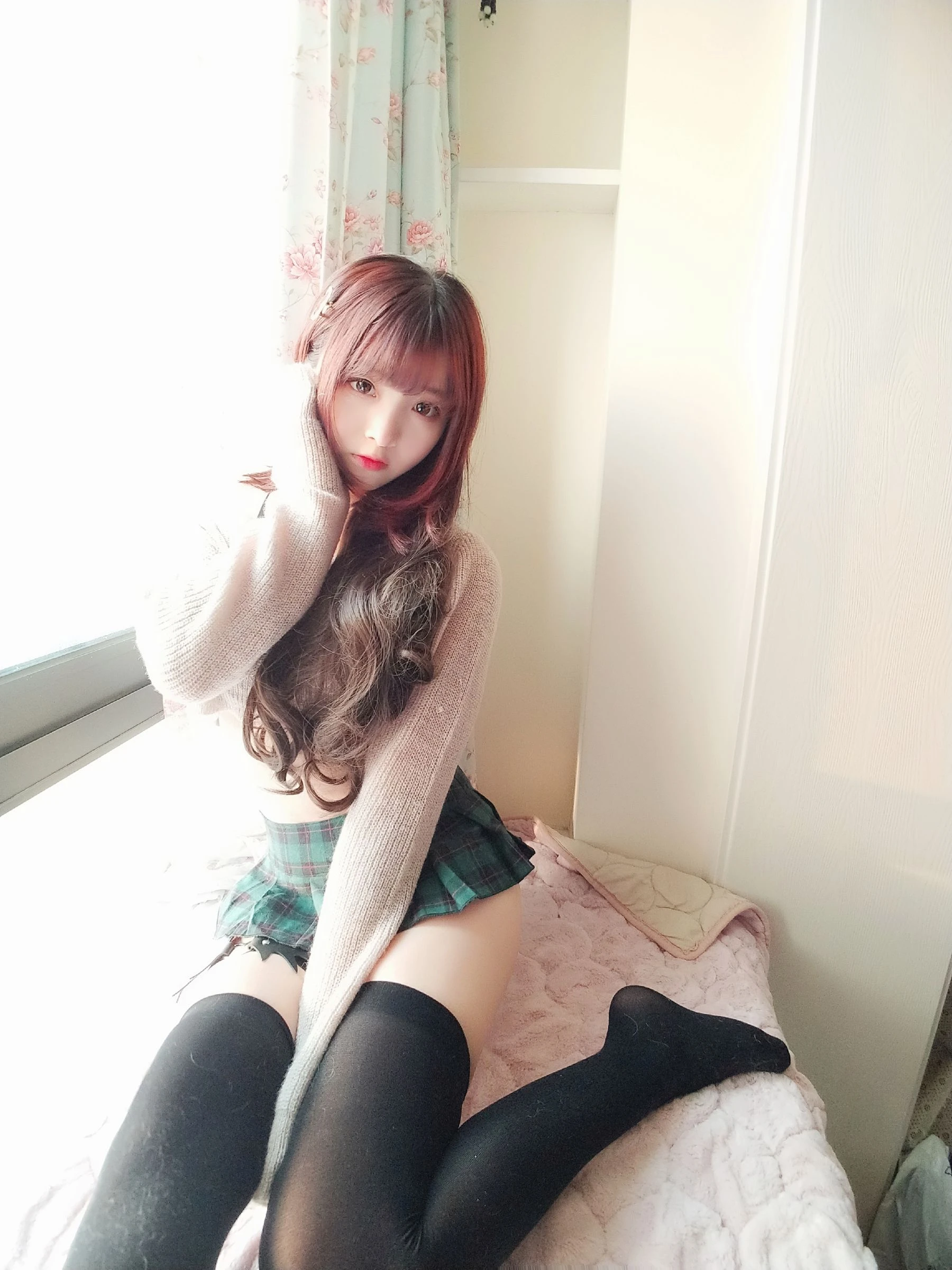 二次元美女古川kagura – 性感毛衣 [40P]插图3