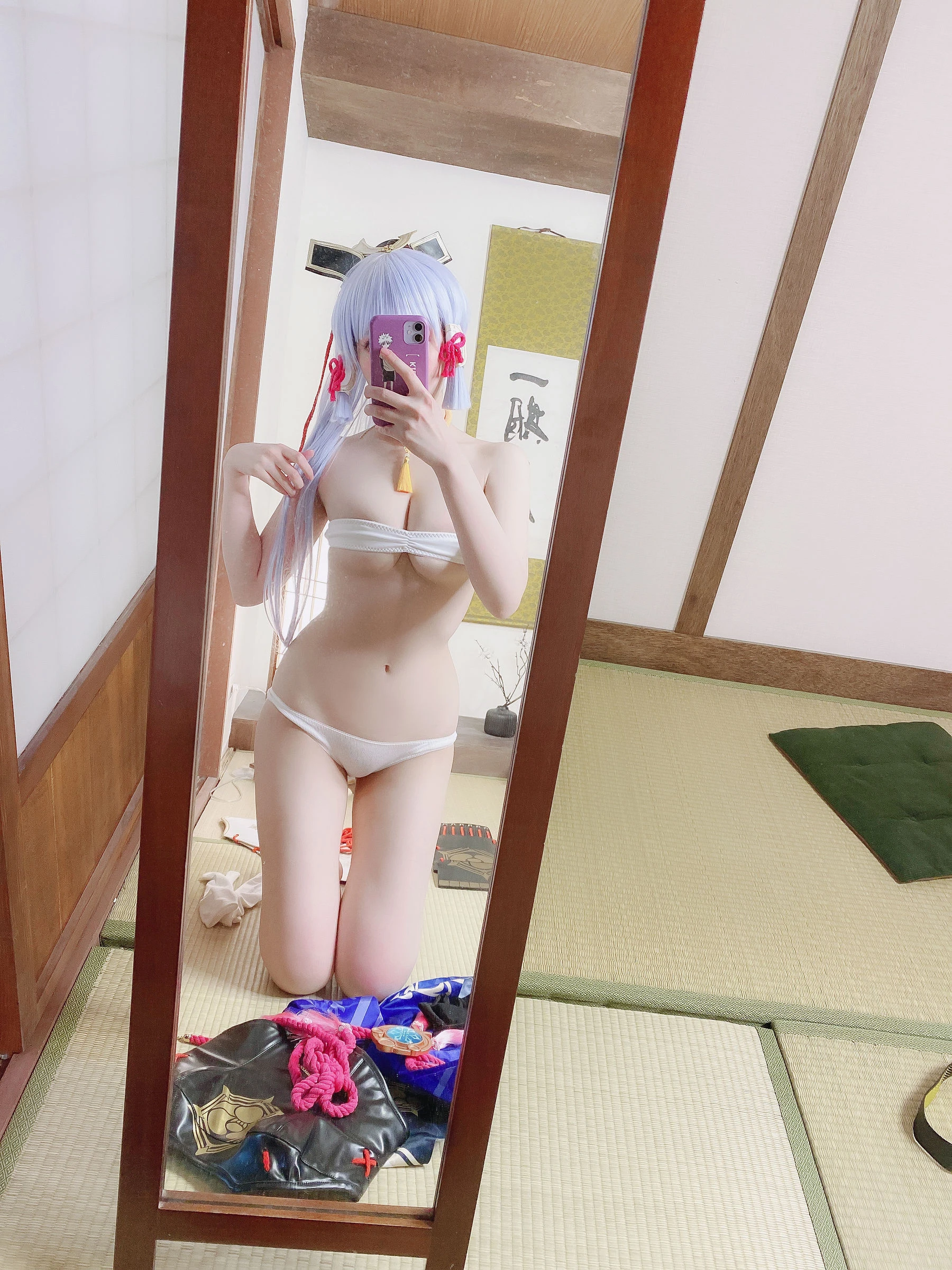 微博妹纸霜月shimo[fantia] 2022-12-21 神里綾華 お着替え中插图5