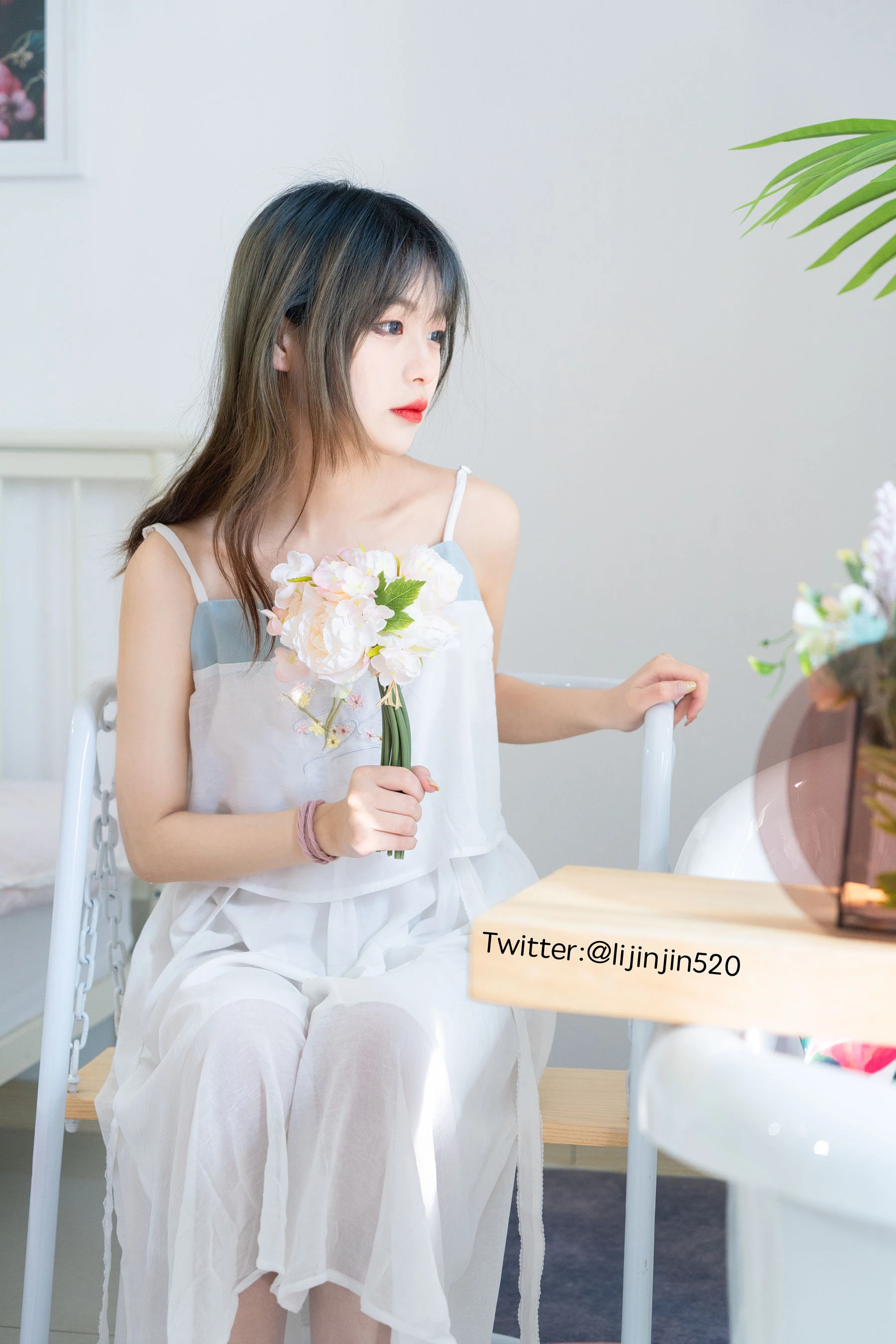 梨瑾瑾 – 室内吊带裙 [20P]高清在线免费欣赏–微密图社-微密图社