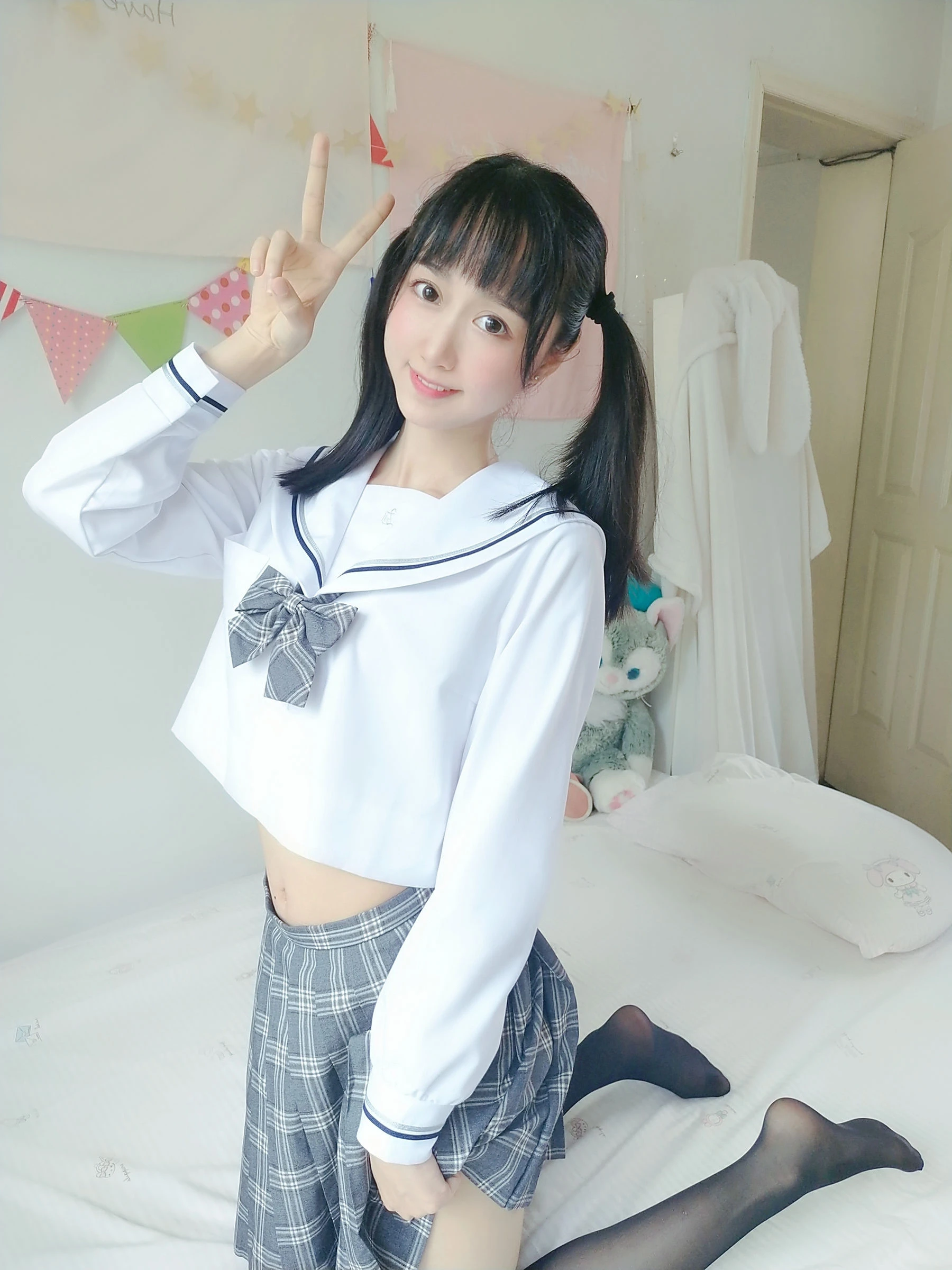 萌系小姐姐木绵绵OwO – 灰格子JK插图4