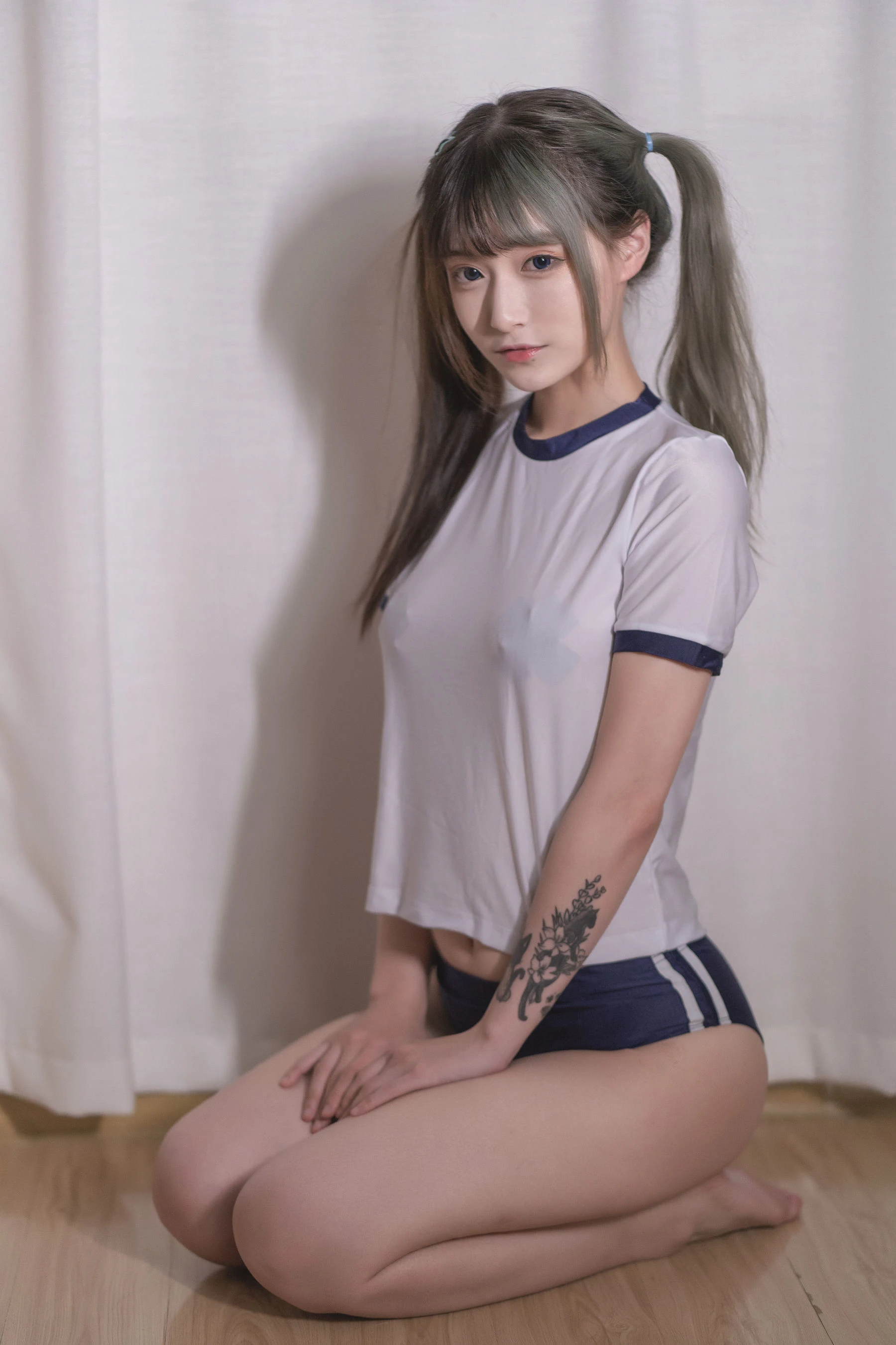 动漫博主铁板烧鬼舞w – 体操服插图3