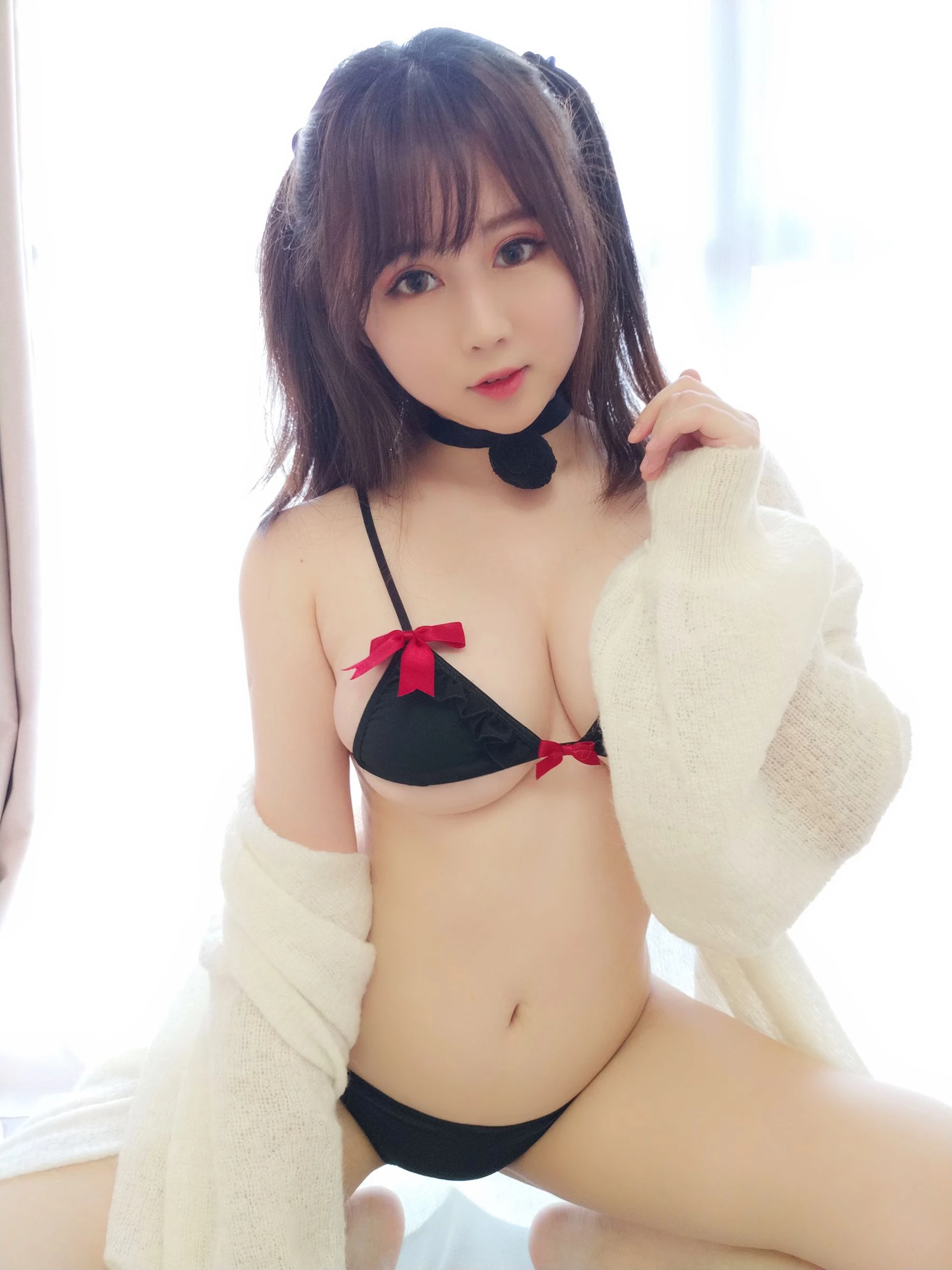 蜜桃少女是依酱呀 黑色情趣内衣插图6