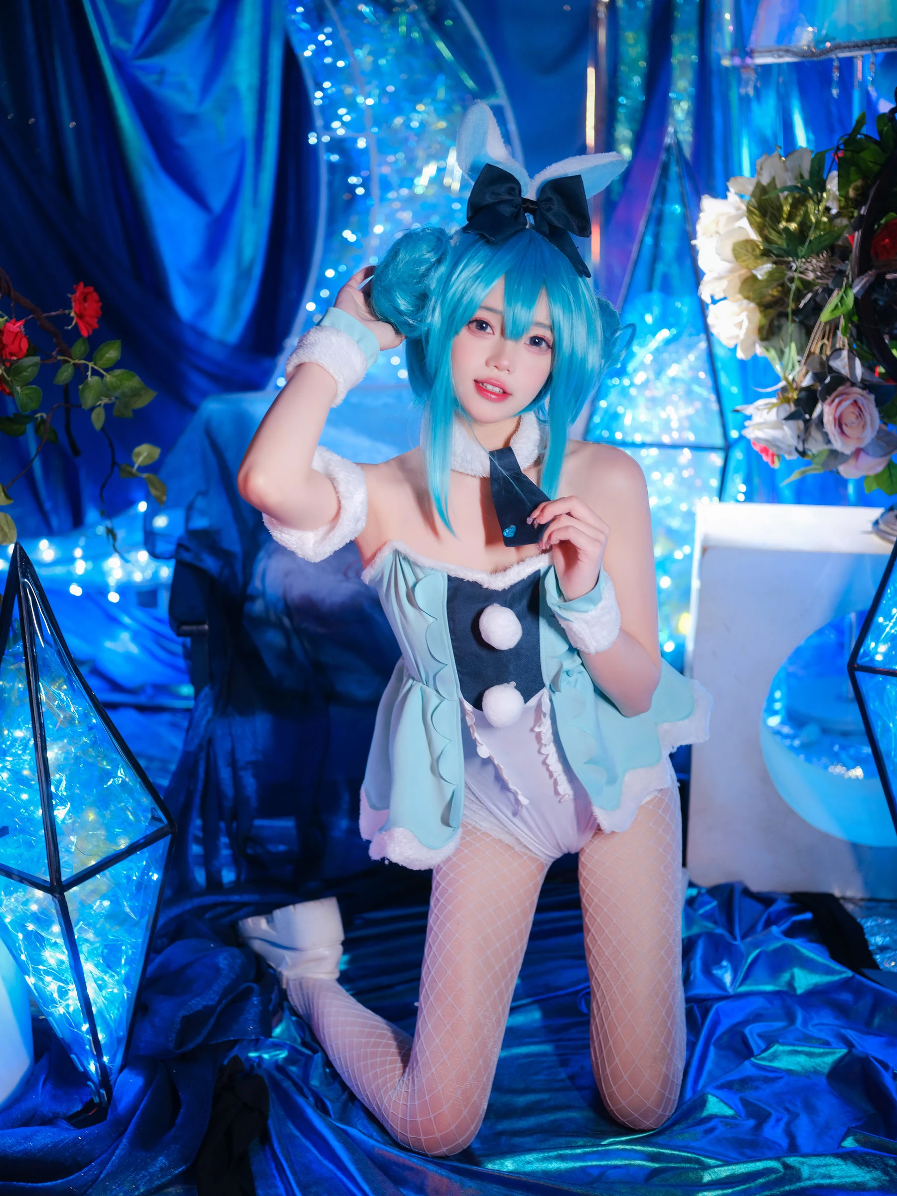 咬一口兔娘 – MIKU初音未来兔女郎 [12P]高清在线免费欣赏–微密图社-微密图社