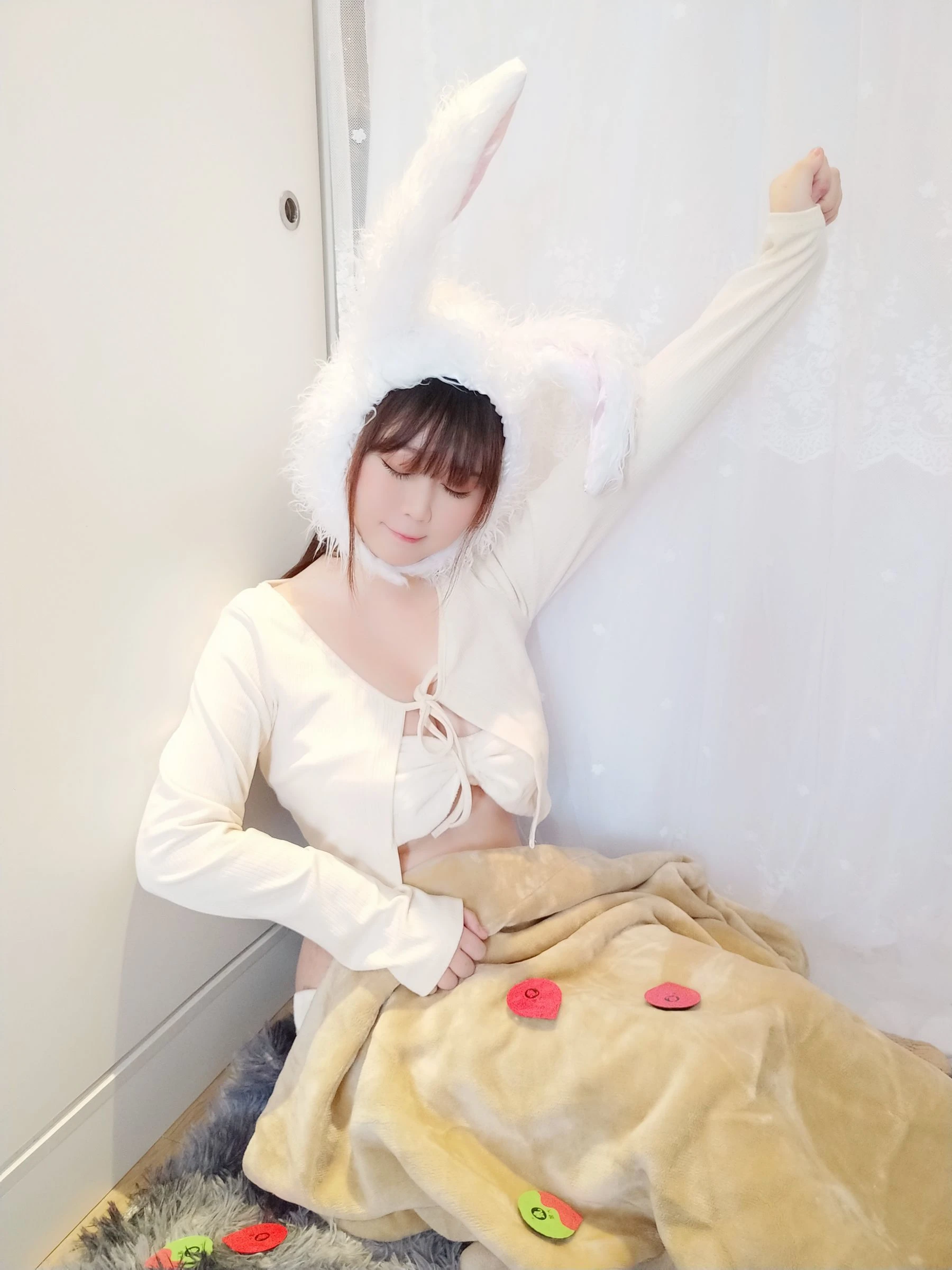 蜜桃少女是依酱呀 – 小白兔插图6