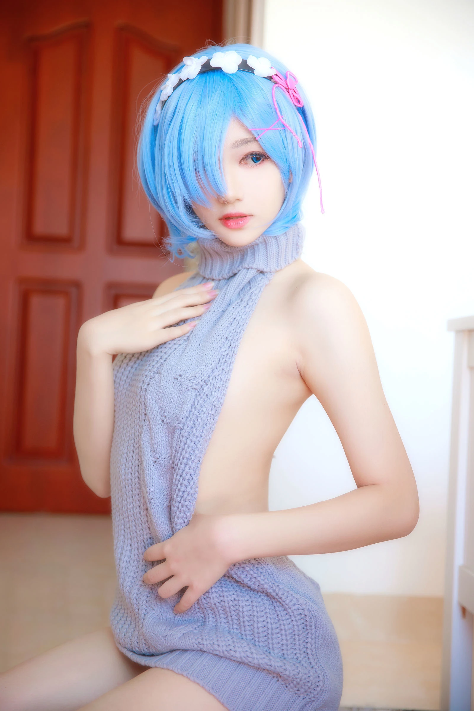 南桃Momoko – 蕾姆露背毛衣插图3