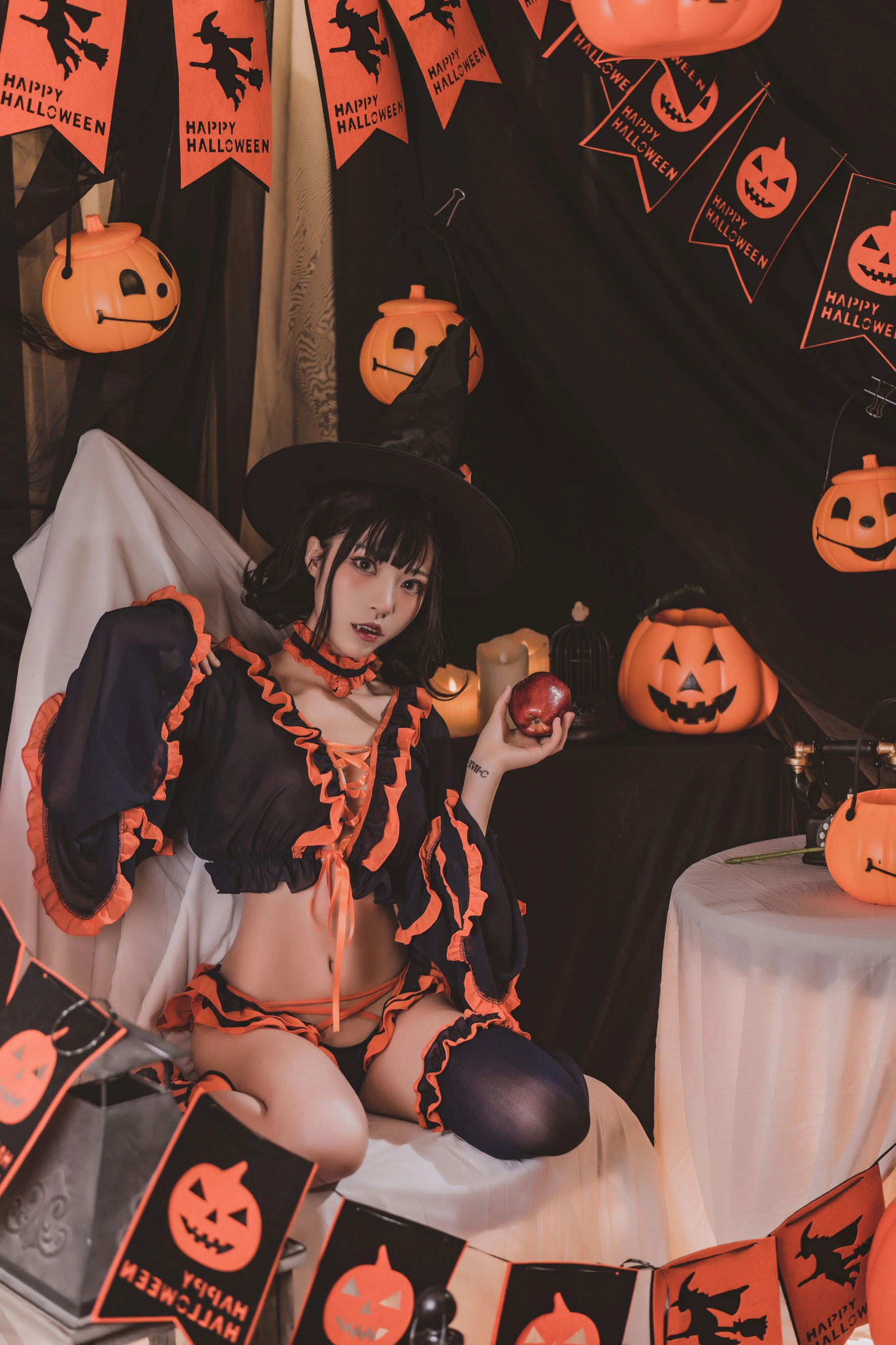 萌妹白易子教主 – 万圣节魔女 [10P]插图1