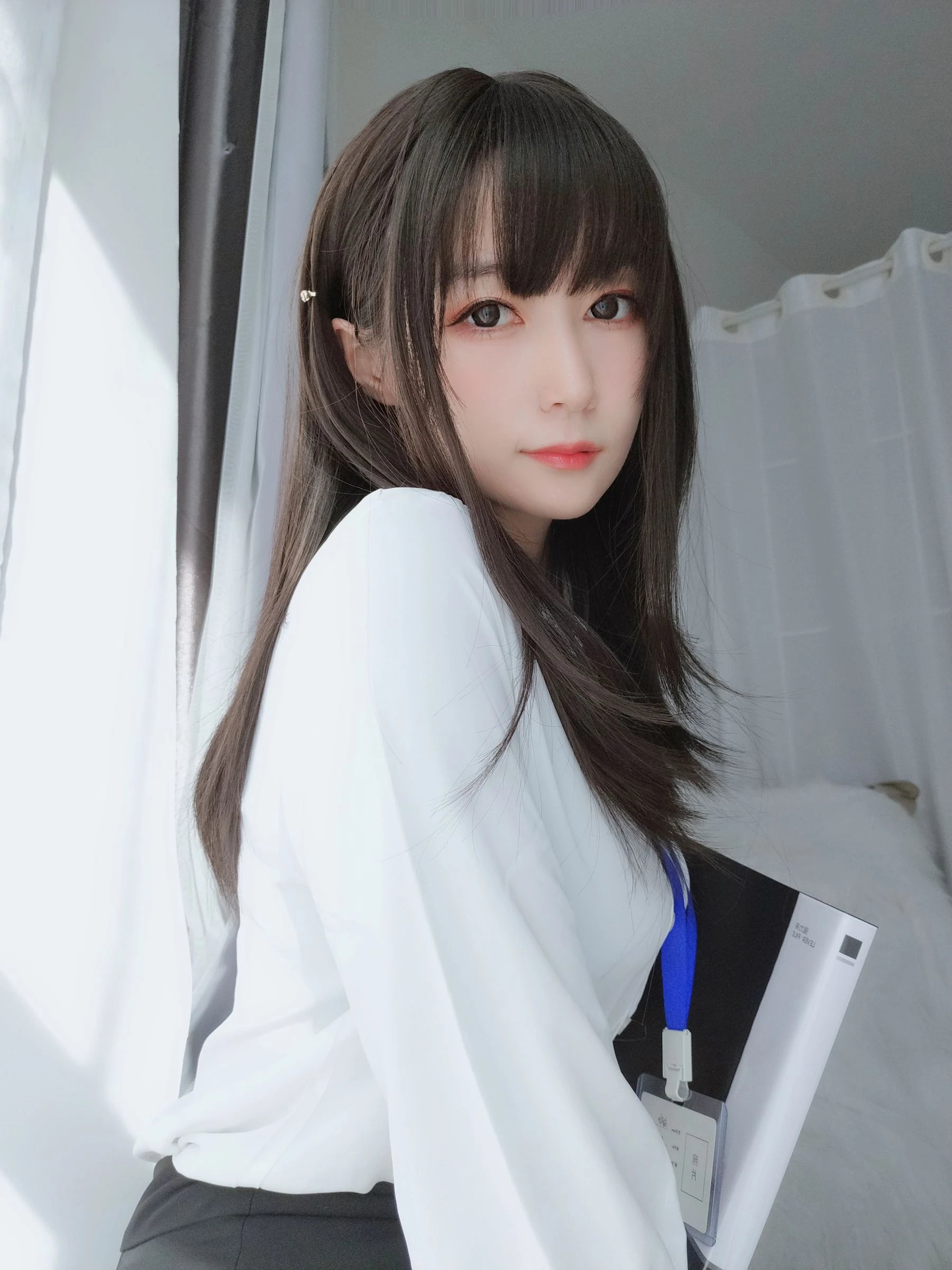 Coser小姐姐白银 – 制服插图4