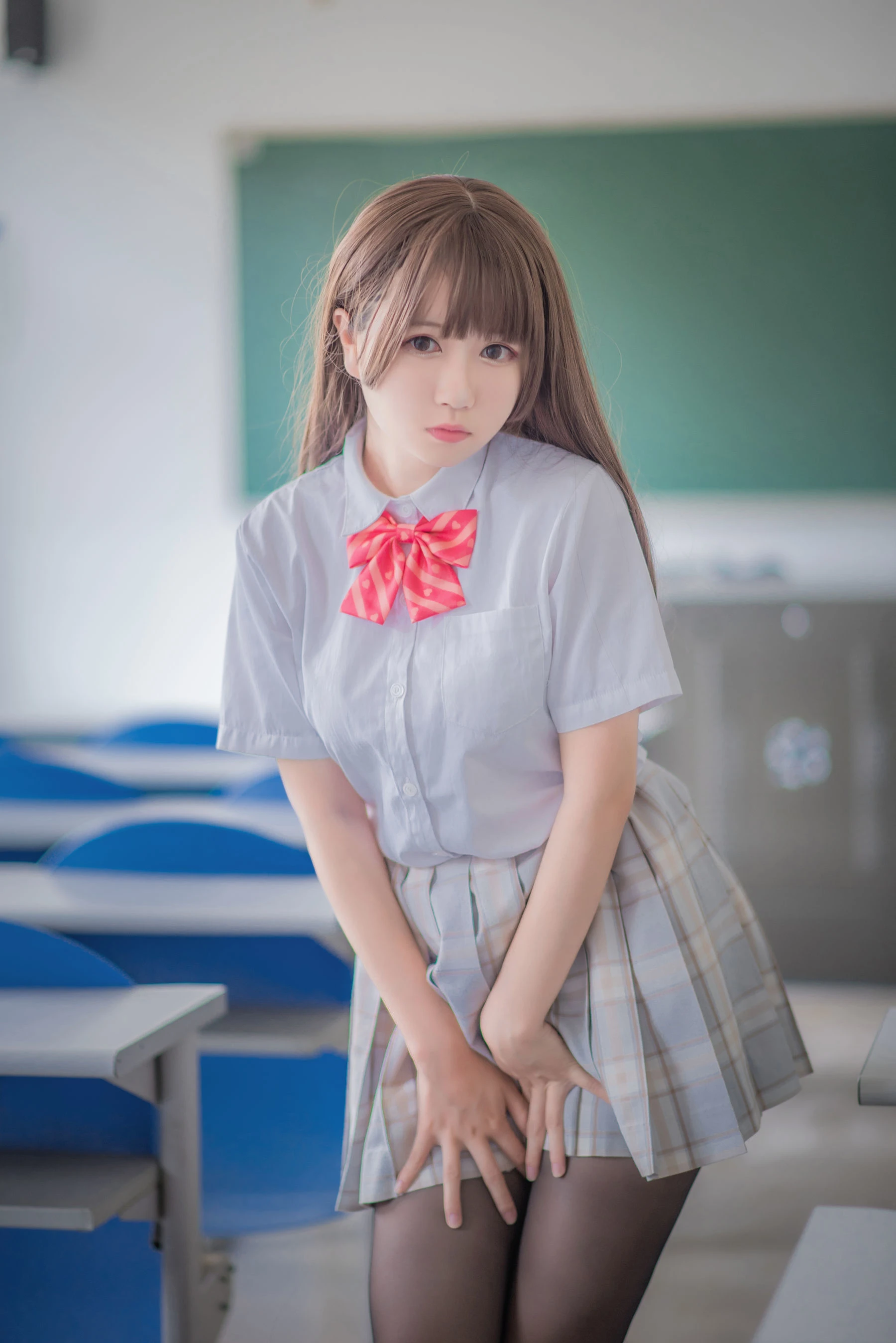 白金Saki – 制服黑丝插图2