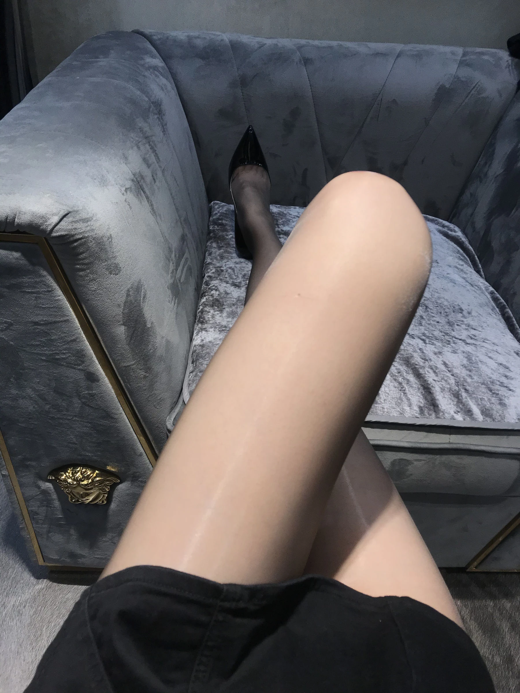 丝足博主麋鹿_Monroe 2020.06.02 灰亮丝 [7P]高清在线免费欣赏–微密图社-微密图社