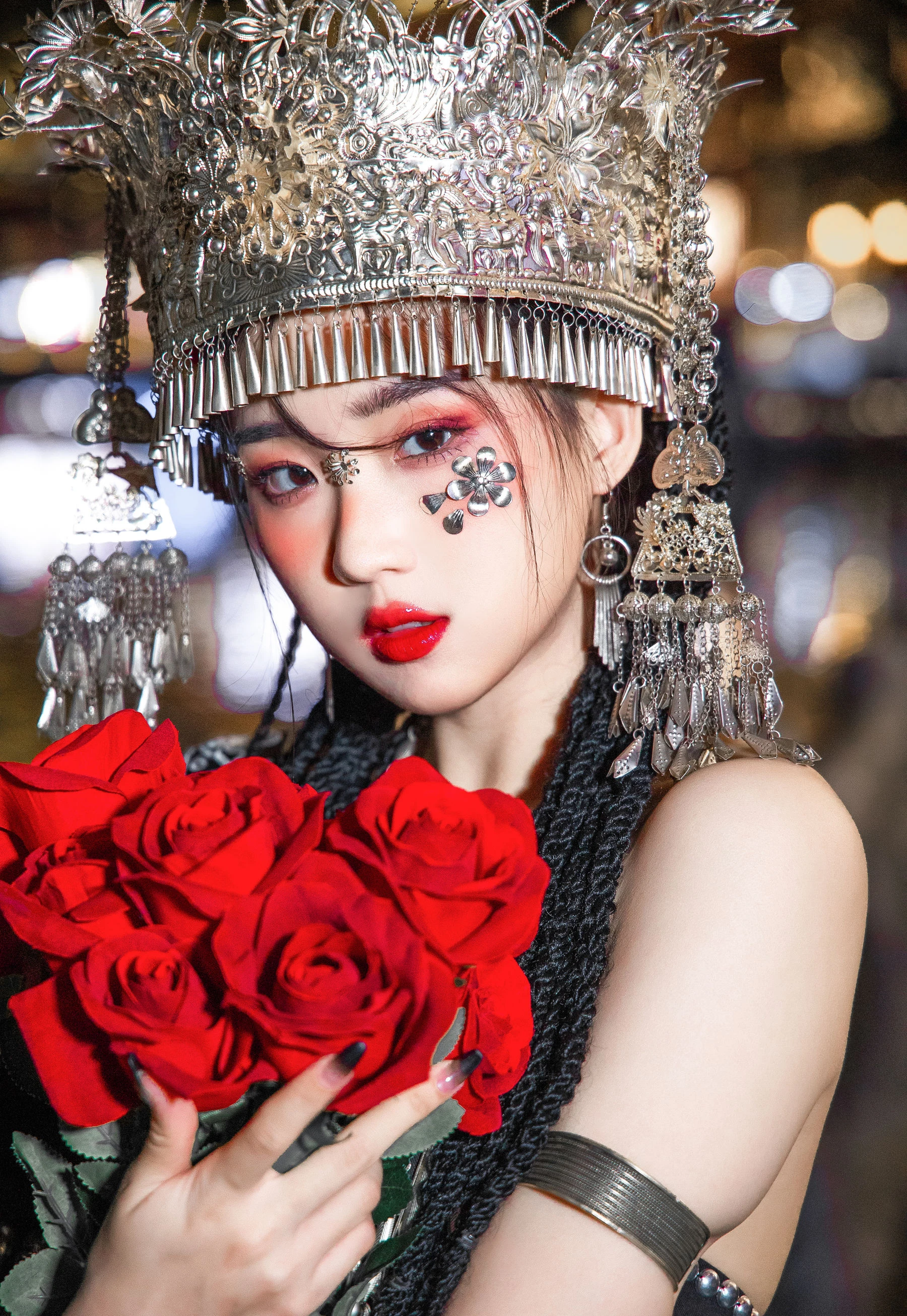 瓦斯塔亚小龙虾 – 苗疆女子 [18P]高清在线免费欣赏–微密图社-微密图社