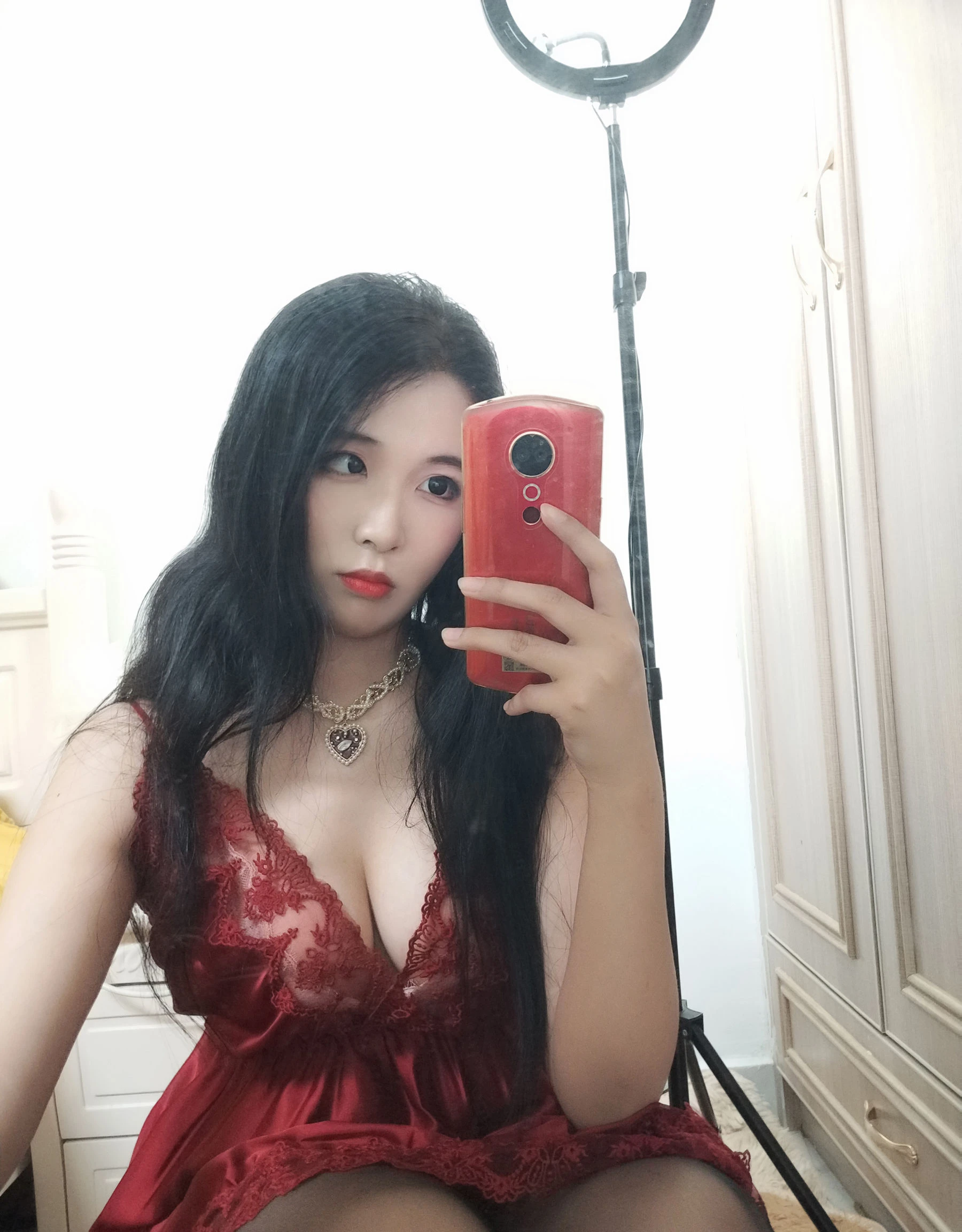 轩萧学姐 – 酒红色睡衣高清在线免费欣赏–微密图社-微密图社