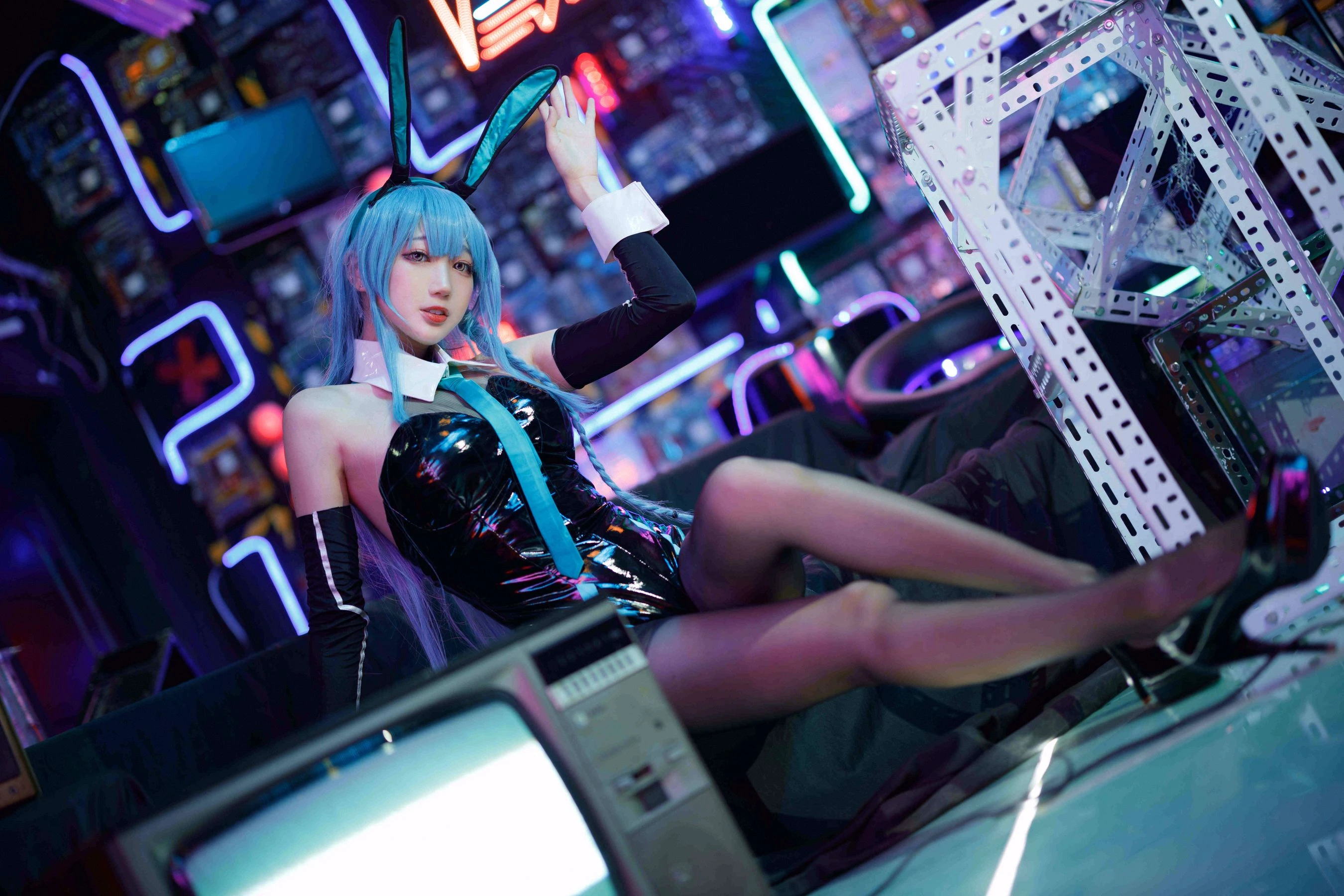 周叽是可爱兔兔 – 树城兔女郎插图1