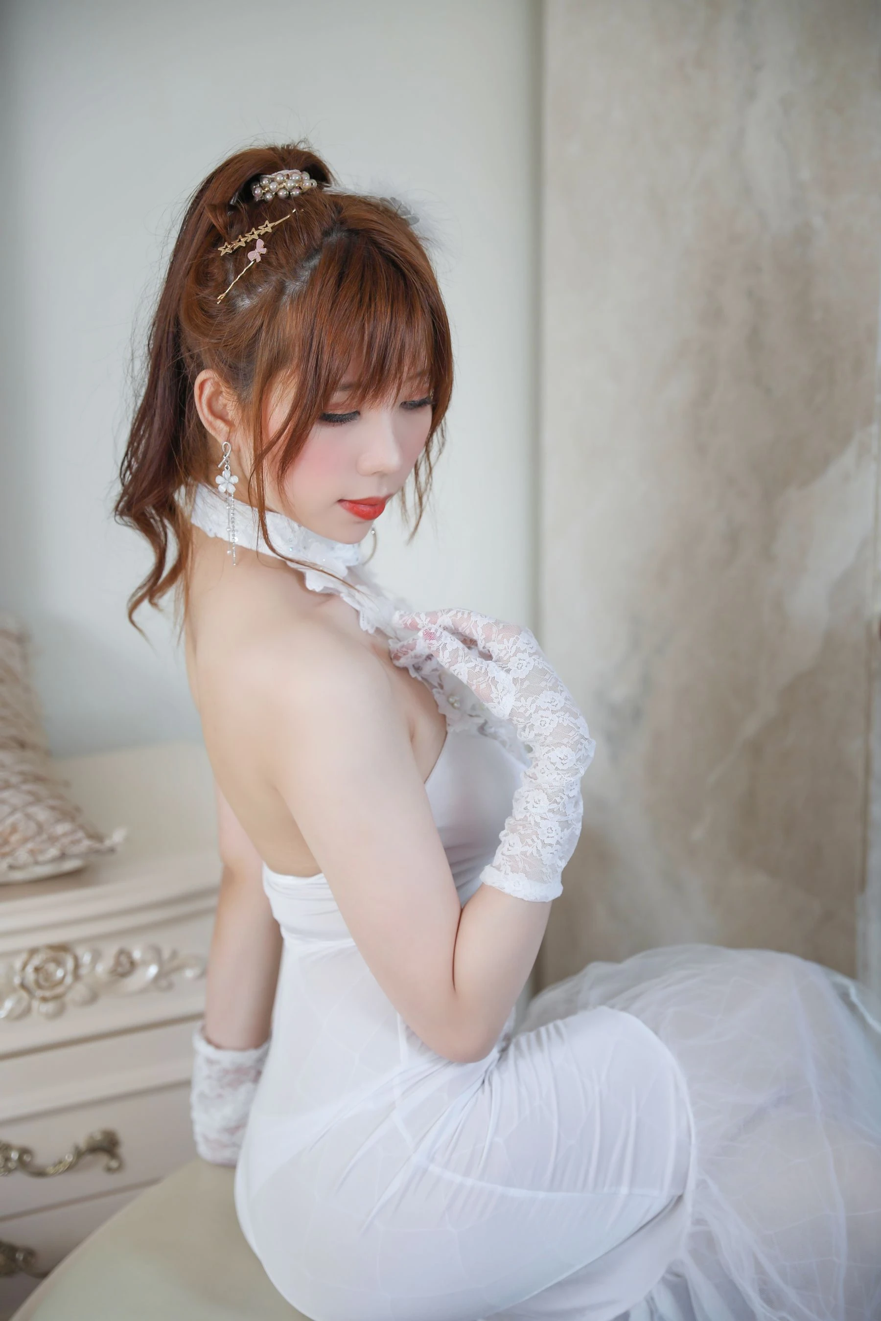 二次元巨乳美女鹿野希 – 白礼服插图1