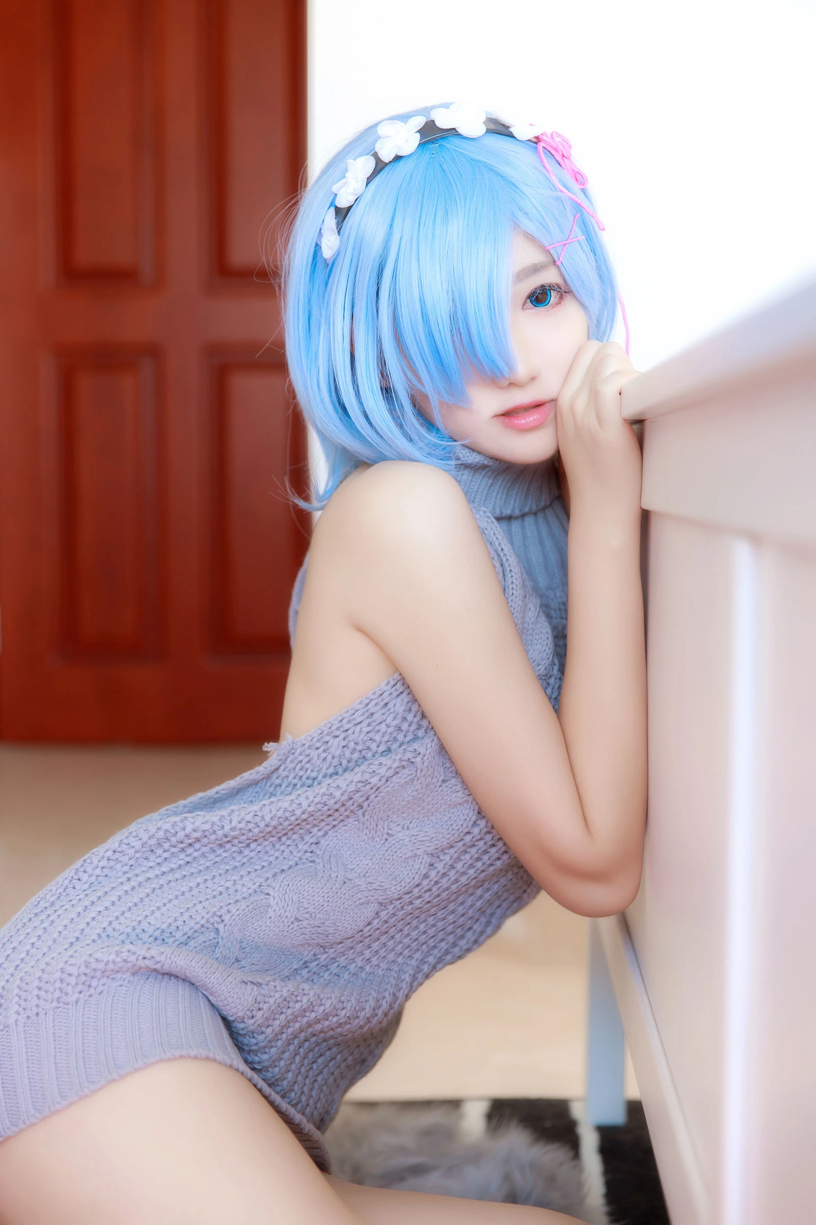南桃Momoko – 蕾姆露背毛衣插图2