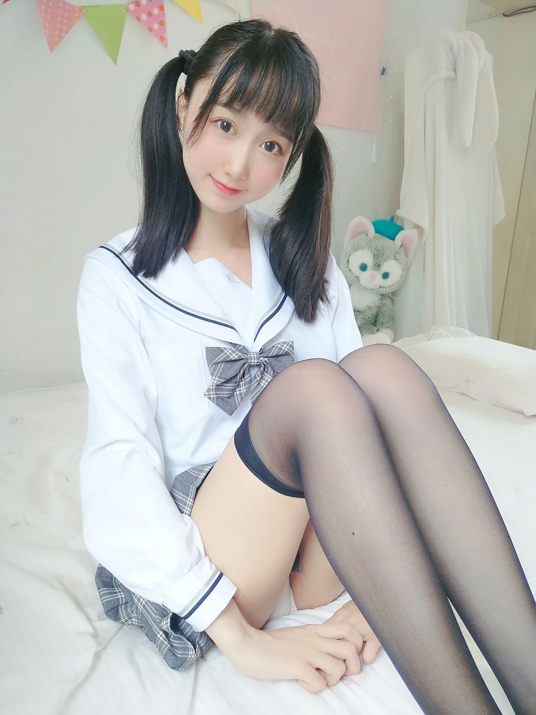 萌系小姐姐木绵绵OwO – 灰格子JK插图2