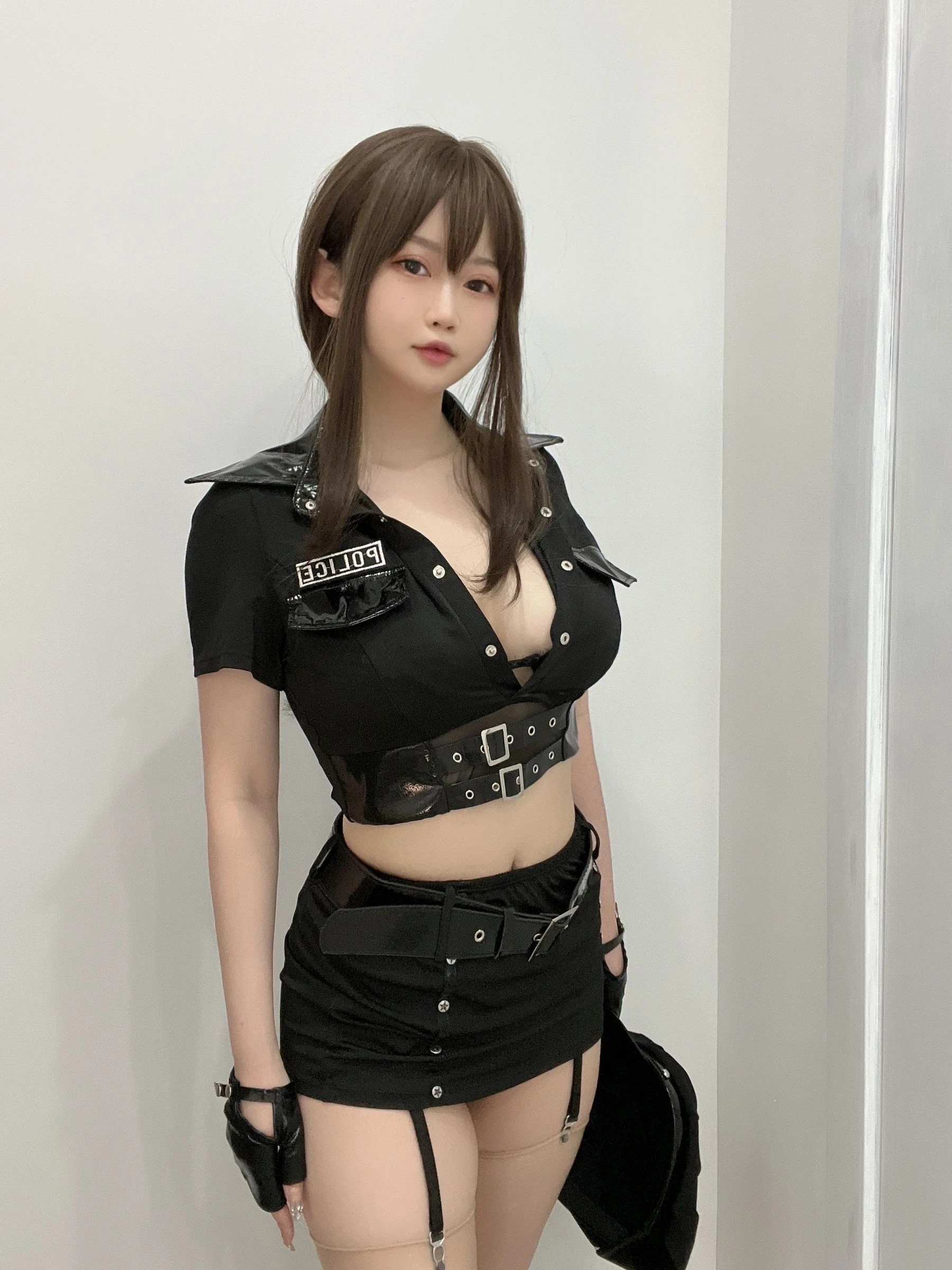 蜜桃少女是依酱呀 – 女警插图7