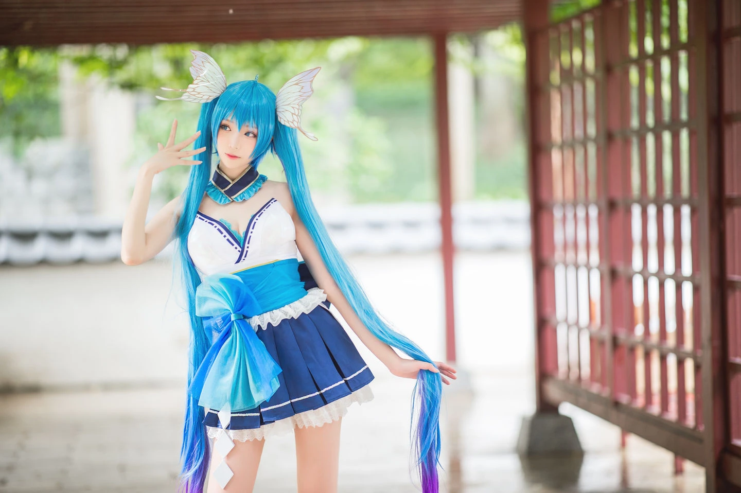 长腿Coser青青子Js – 初音未来插图6