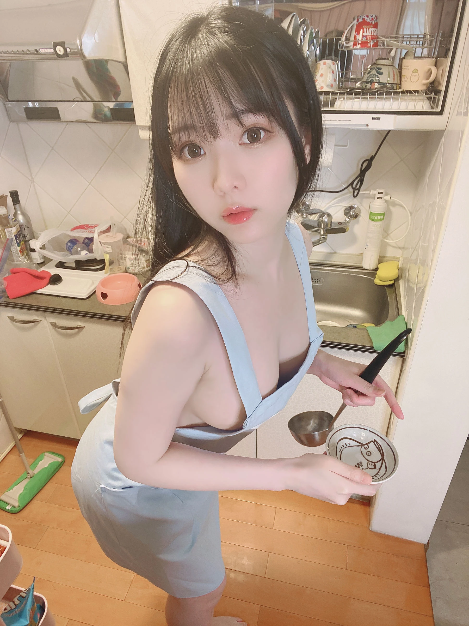 微博妹纸霜月shimo – 裸エプロン__━(___)━!插图8