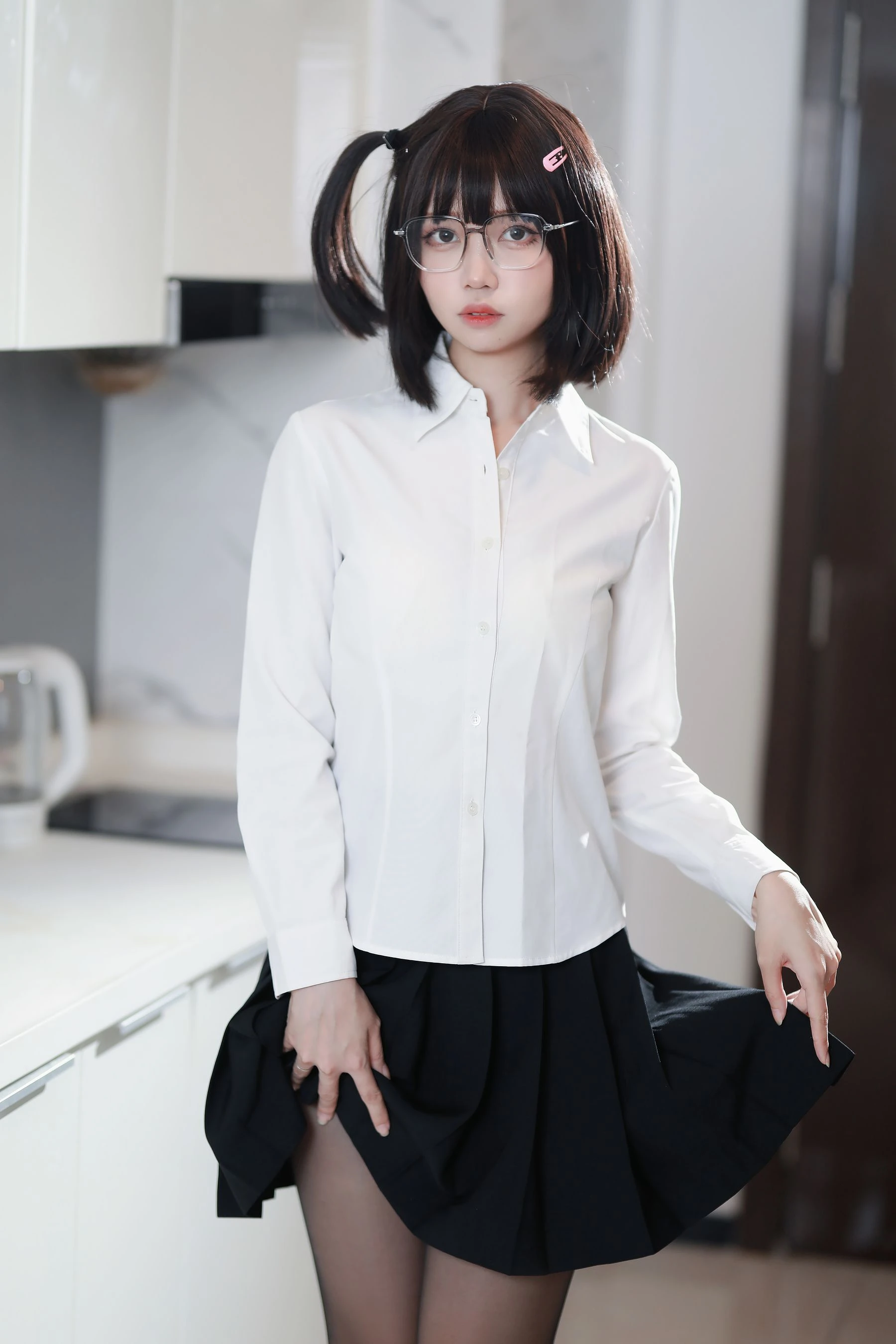 洛桑w伊梓 – 眼镜妹妹插图2