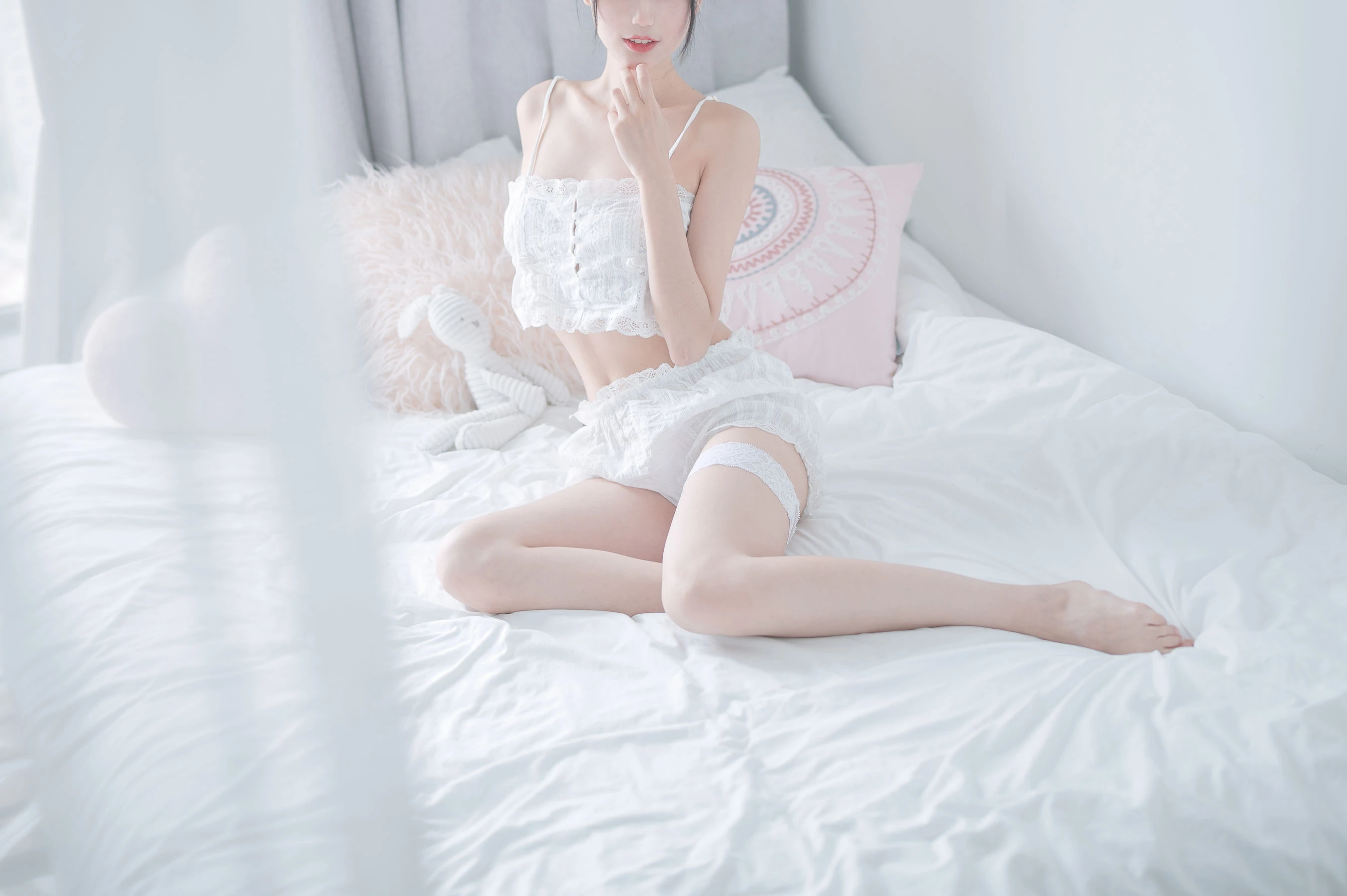 周叽是可爱兔兔 – 白色睡衣插图6