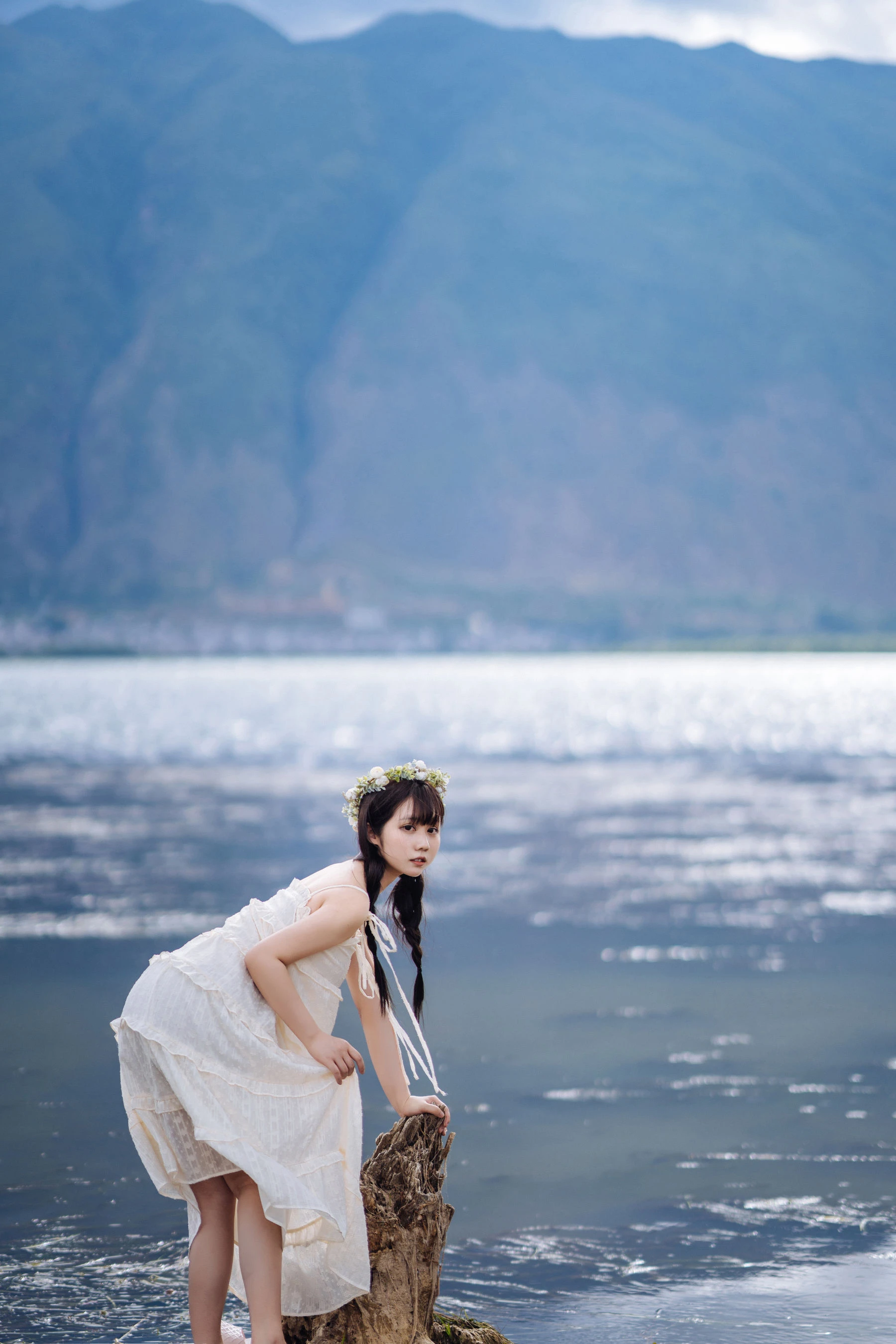 微博福利姬镜酱 – 静夏之花环女孩插图5