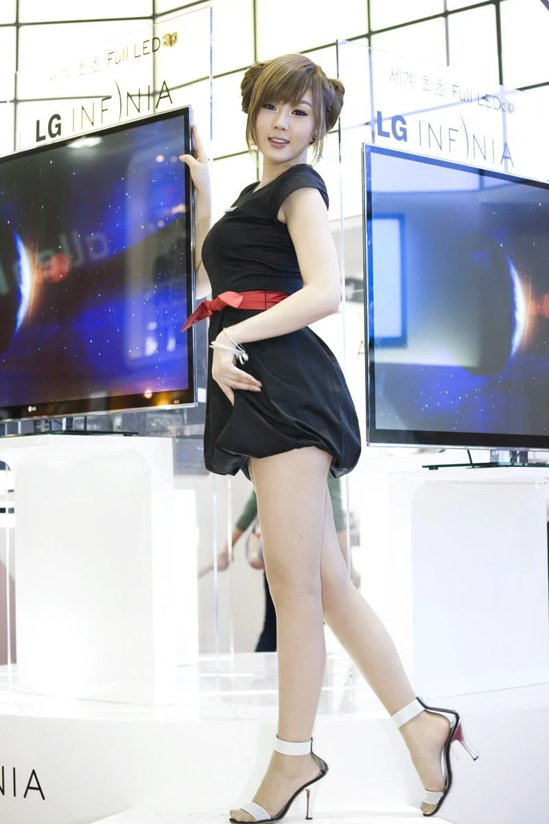 黄美姬《电子数码展》图片合集插图3