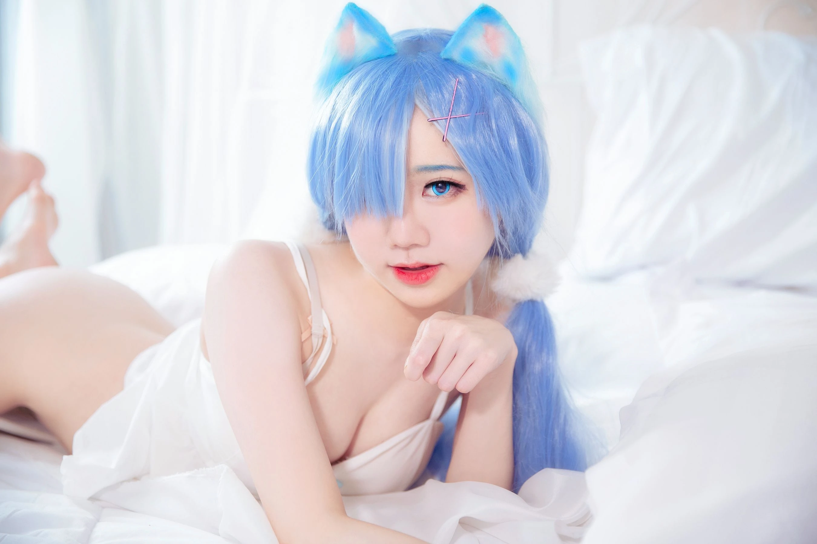 Sally Dorasnow – Rem White Kitty插图1