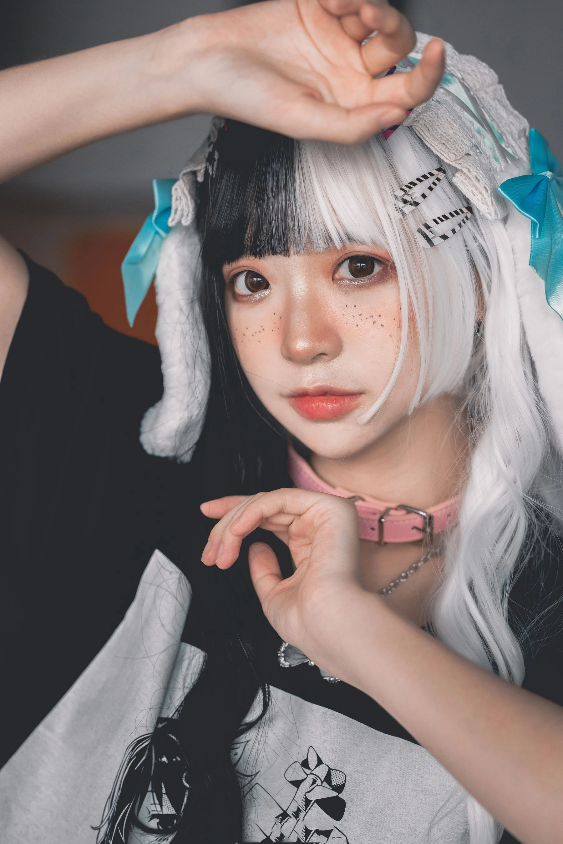 疯猫ss – 雀斑少女插图2