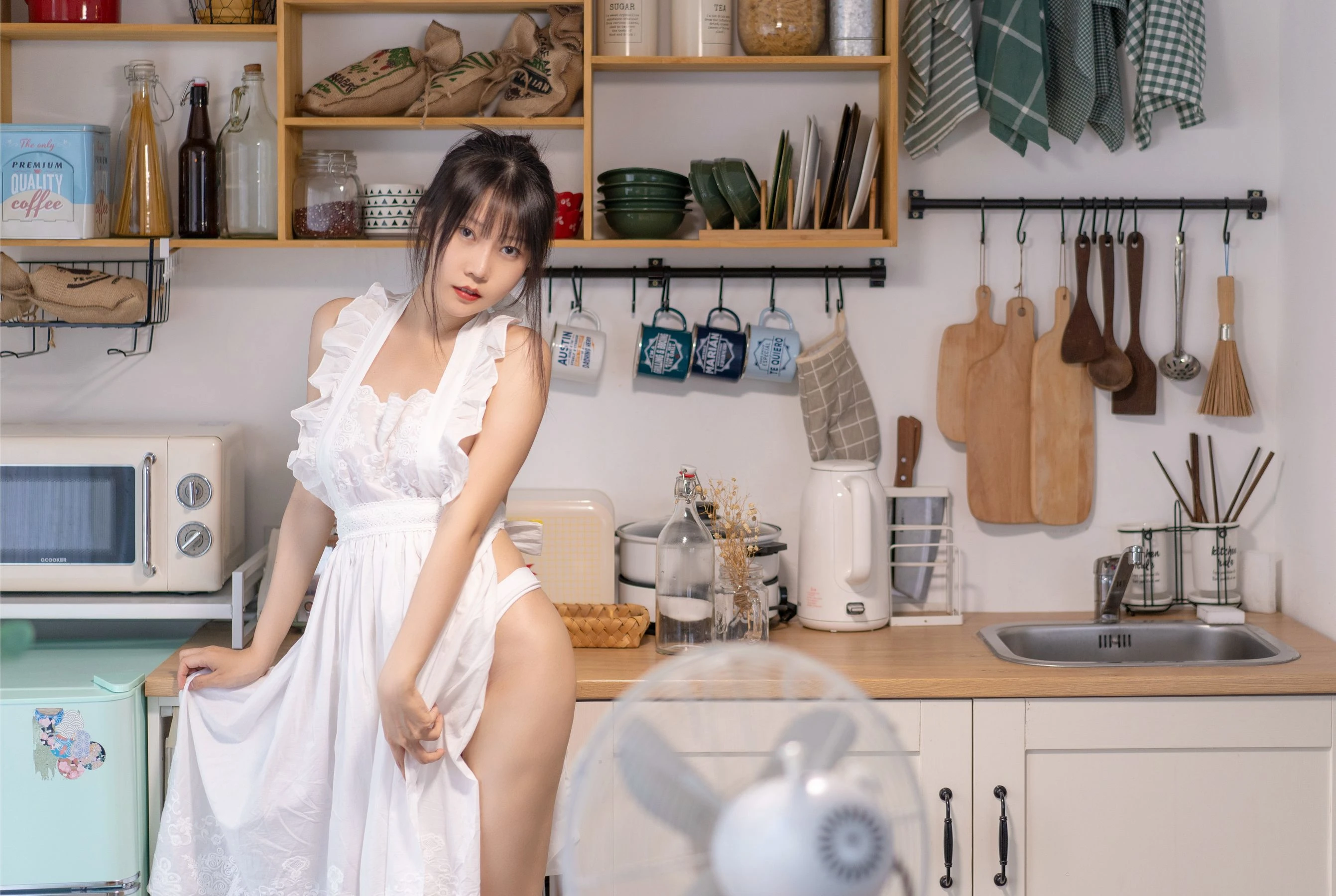 香草喵露露写真 – 厨娘高清在线免费欣赏–微密图社-微密图社