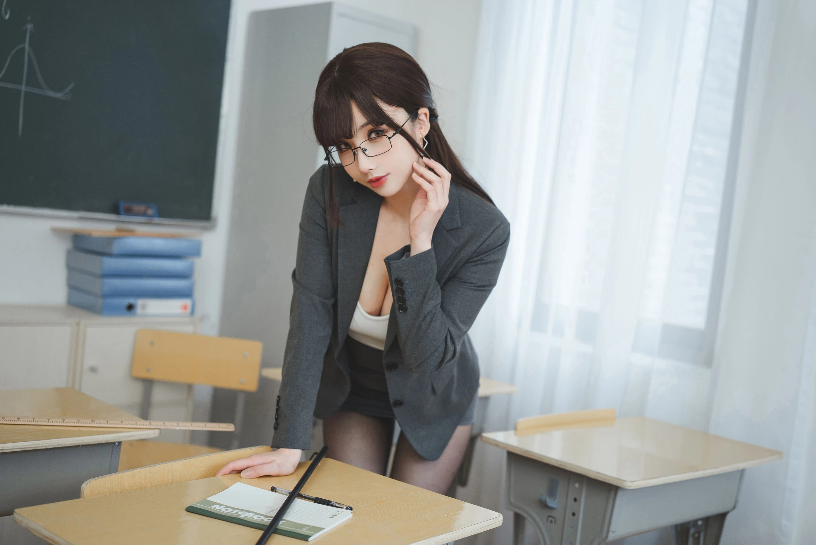 COS福利rioko凉凉子(肉扣热热子) – 奇怪的老师 [25P]插图4