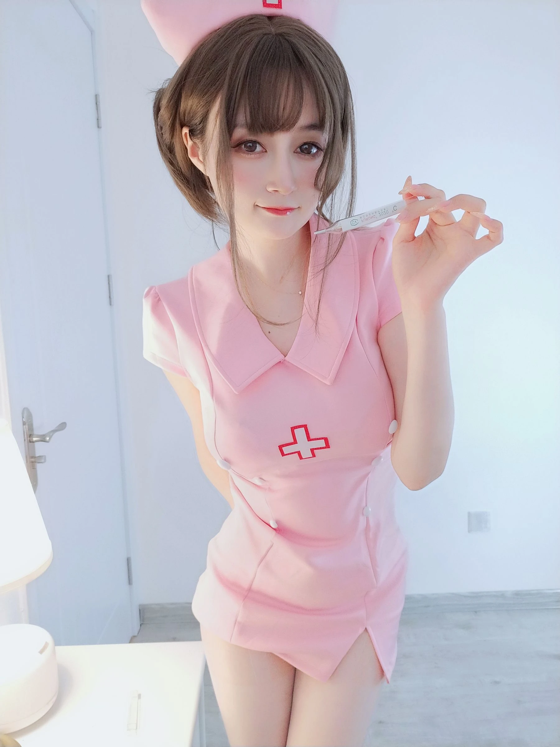 Coser小姐姐白银 – 夜间的私人护士插图5