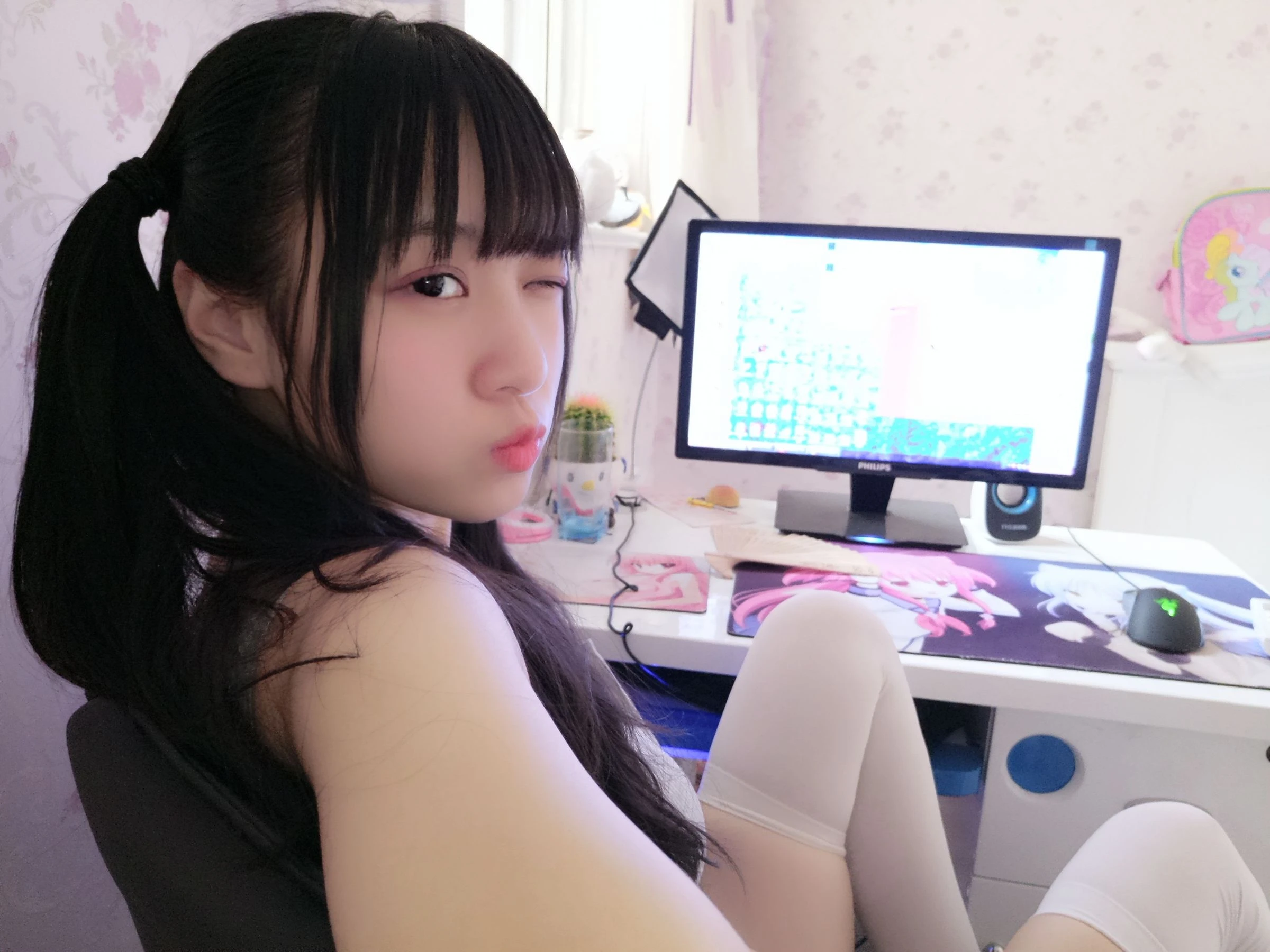 双马尾少女赛高酱作品 – 露脸灰色裙子插图6