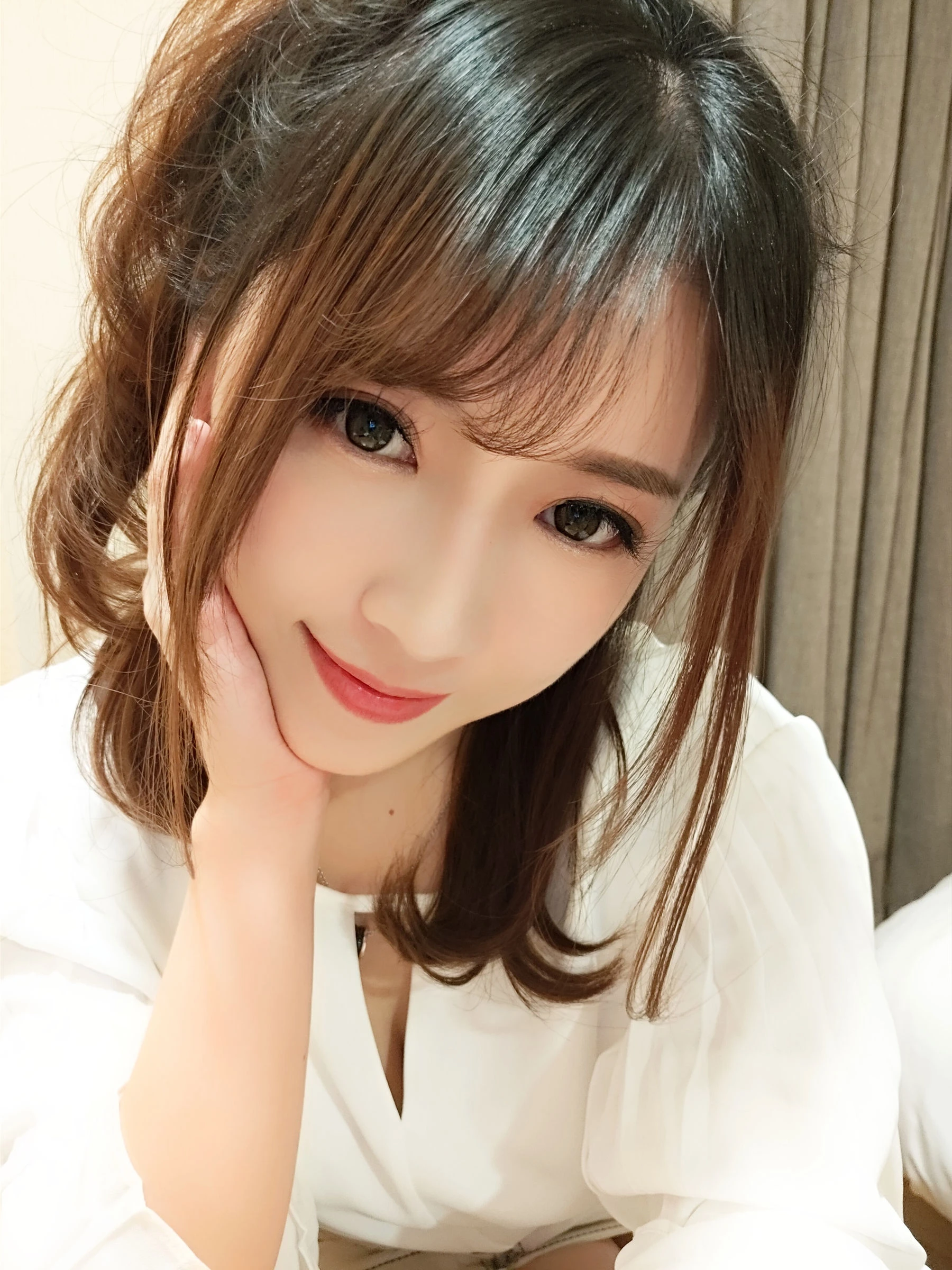 斗鱼主播小女巫露娜 – OL风肤色连裤袜插图5