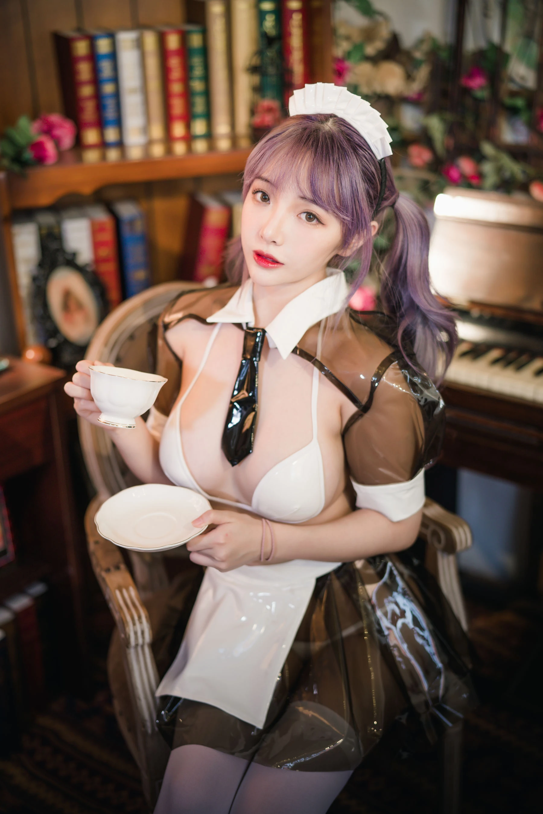 动漫博主雯妹 – 透明皮衣女仆插图7