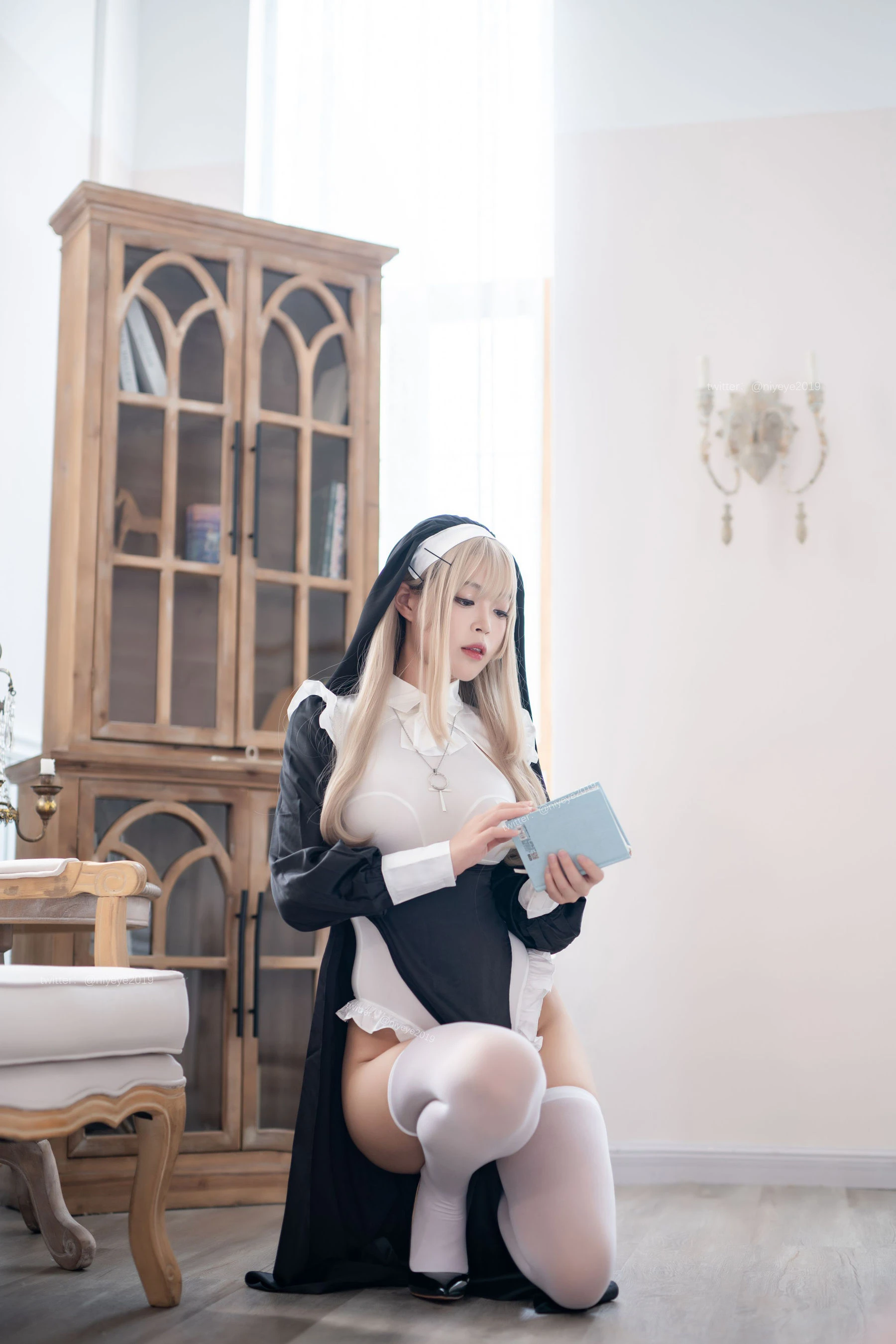 萌系小姐姐-白烨- – 禁x欲修女插图1